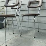 3 Chaises en skaï marron chocolat des années 1960-1970, estampillées.