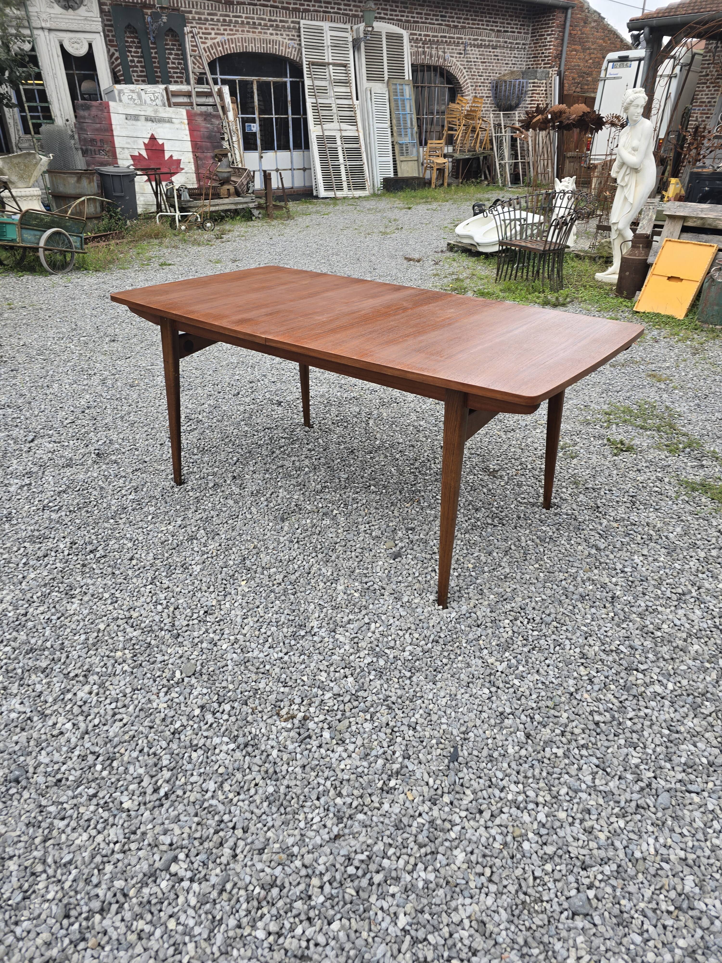 Scandinavian extendable table from the 60s in teak, 250cm L