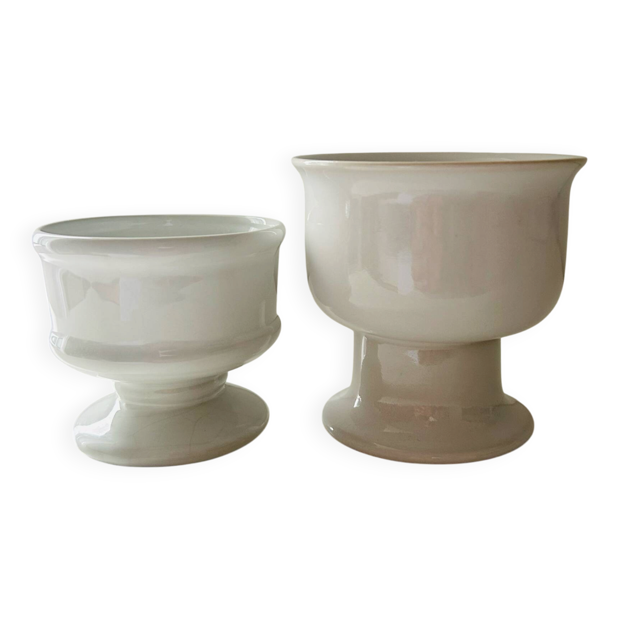 Paire de petits vases blancs 