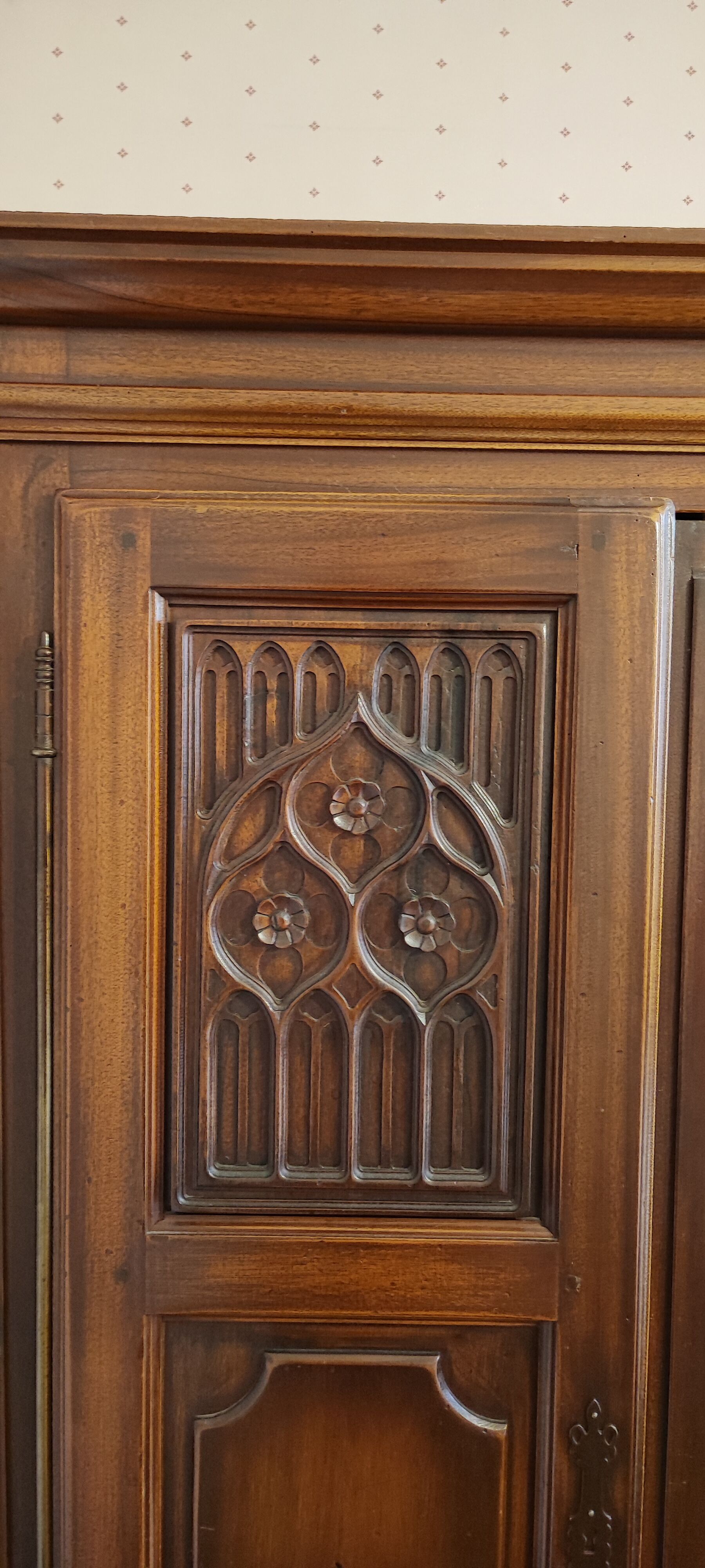 Wardrobe in Gothic style