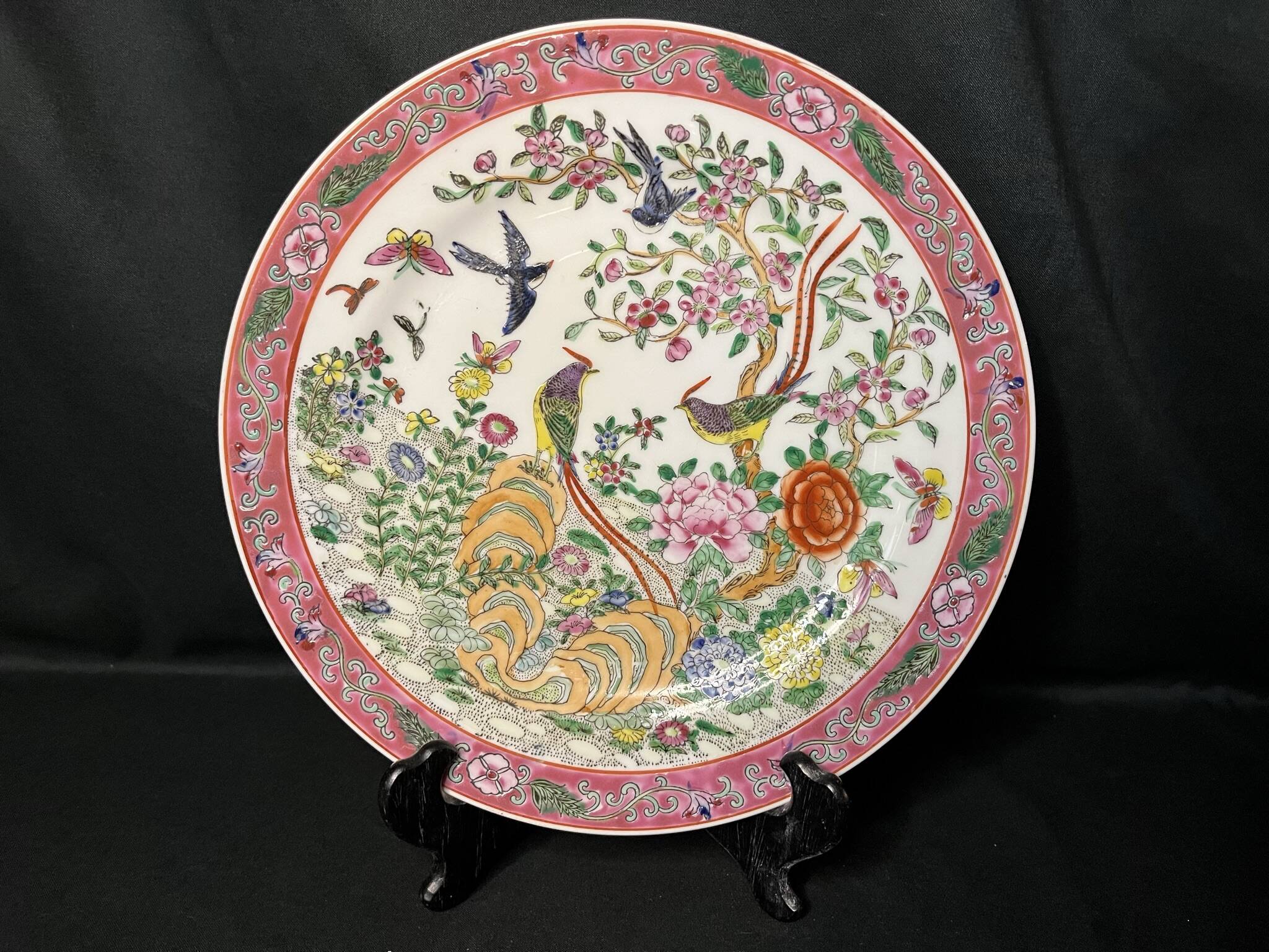 China, polychrome porcelain plate bird of paradise 20th century