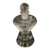 Carafe on base