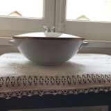 Fine porcelain table service