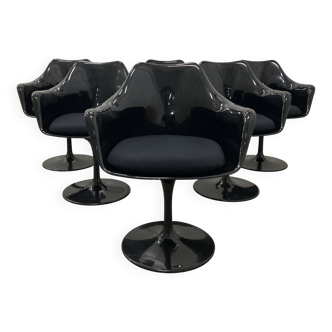 6 Tulip chairs by Saarinen from 1940 with armrests.