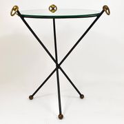 Table d'appoint miroir française milieu du siècle, style Jacques Adnet, laiton, années 1950