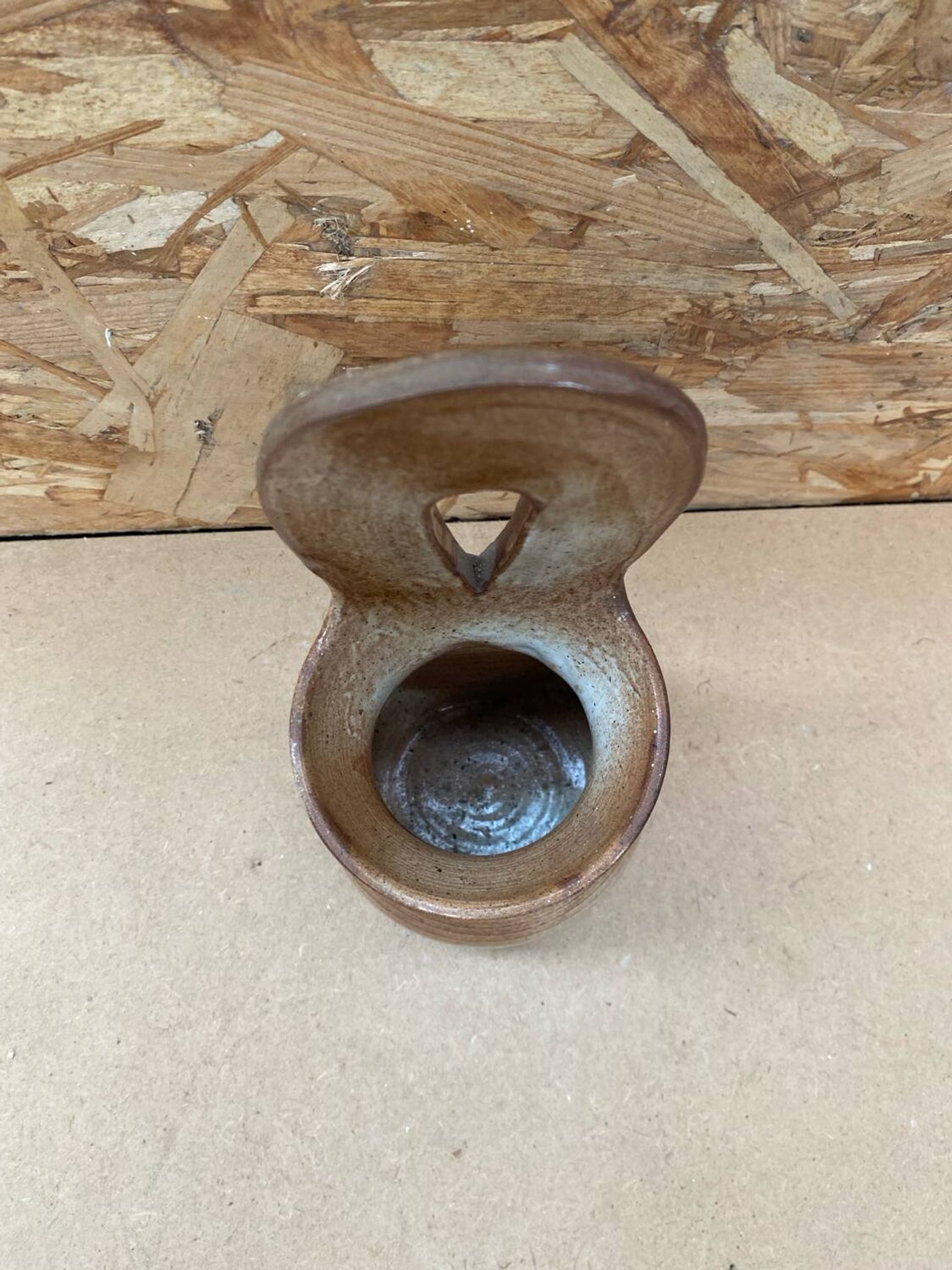 Ancien pot suspension murale dehoux j.m. grès beige luc en diois