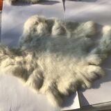 Peau de lapin blanche