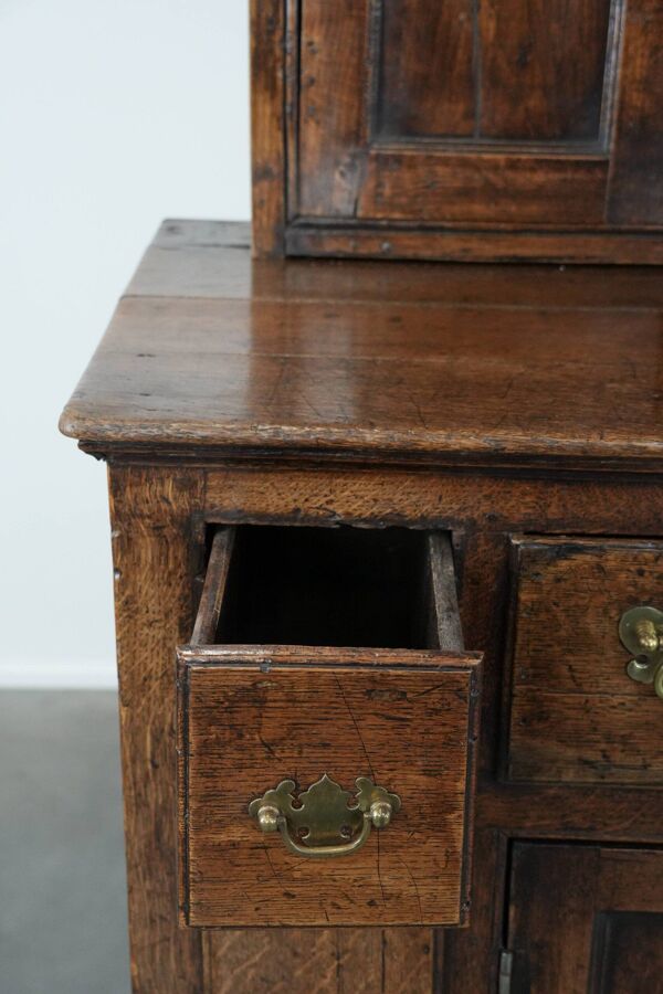 Grand cabinet de cuisine / commode en chêne antique anglais du XVIIIe siècle.