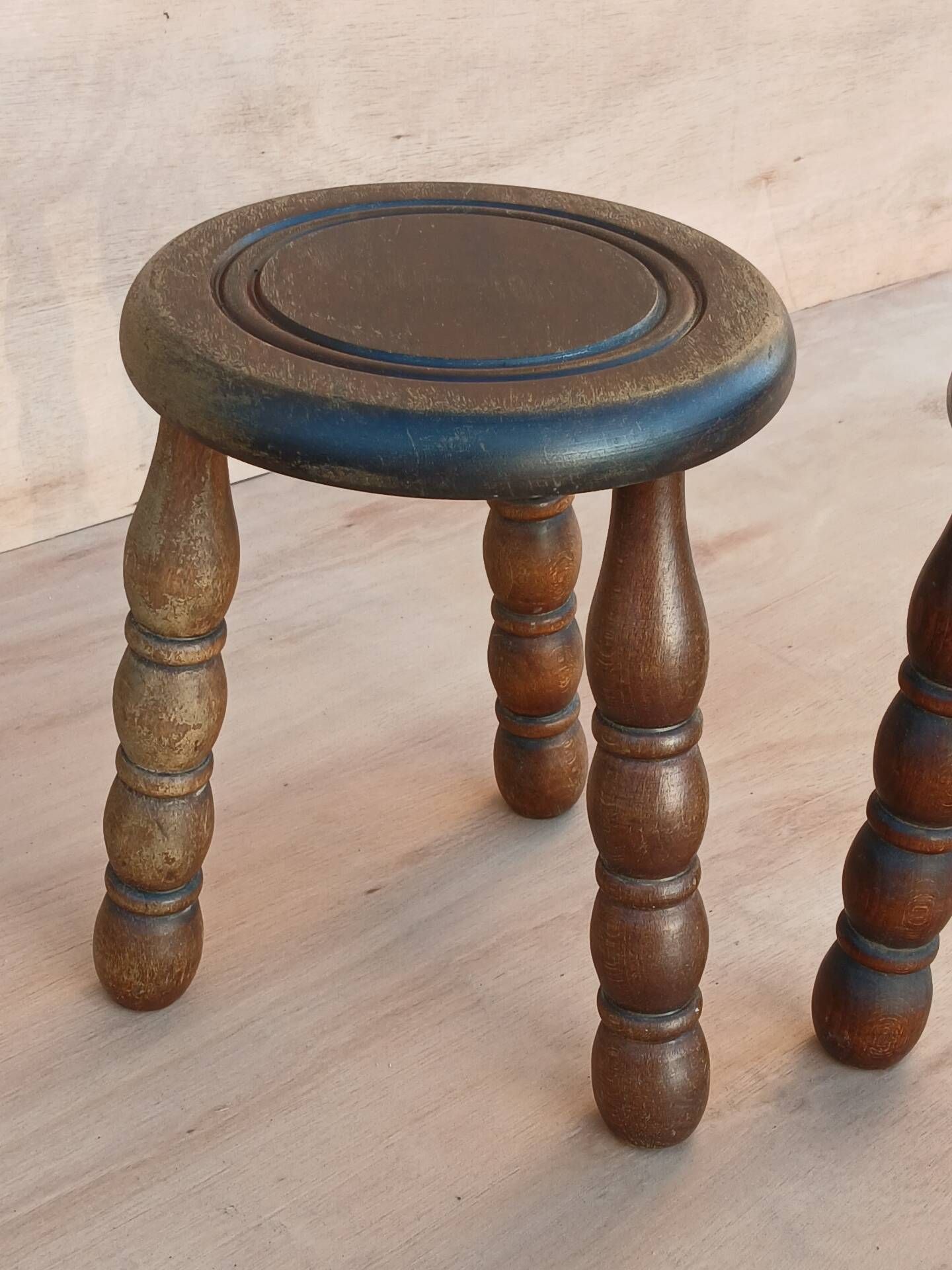 Pair de tabourets vintages en bois tourné