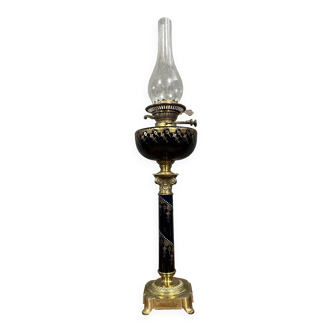 Lampe a pétrole époque Napoléon III en porcelaine circa 1880