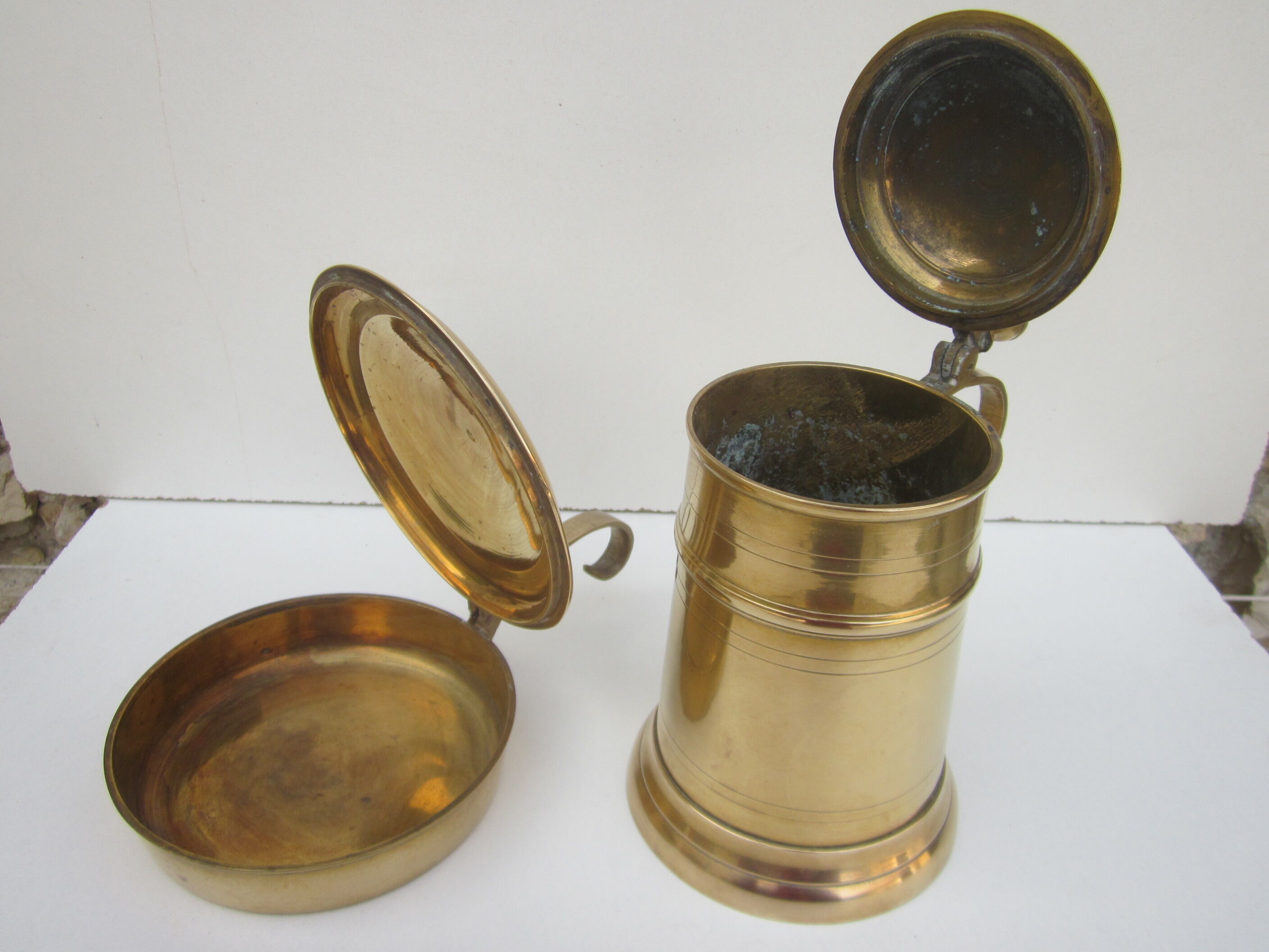 Lot d'objets décoratifs en laiton
