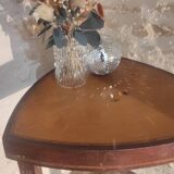 Stella triangular table