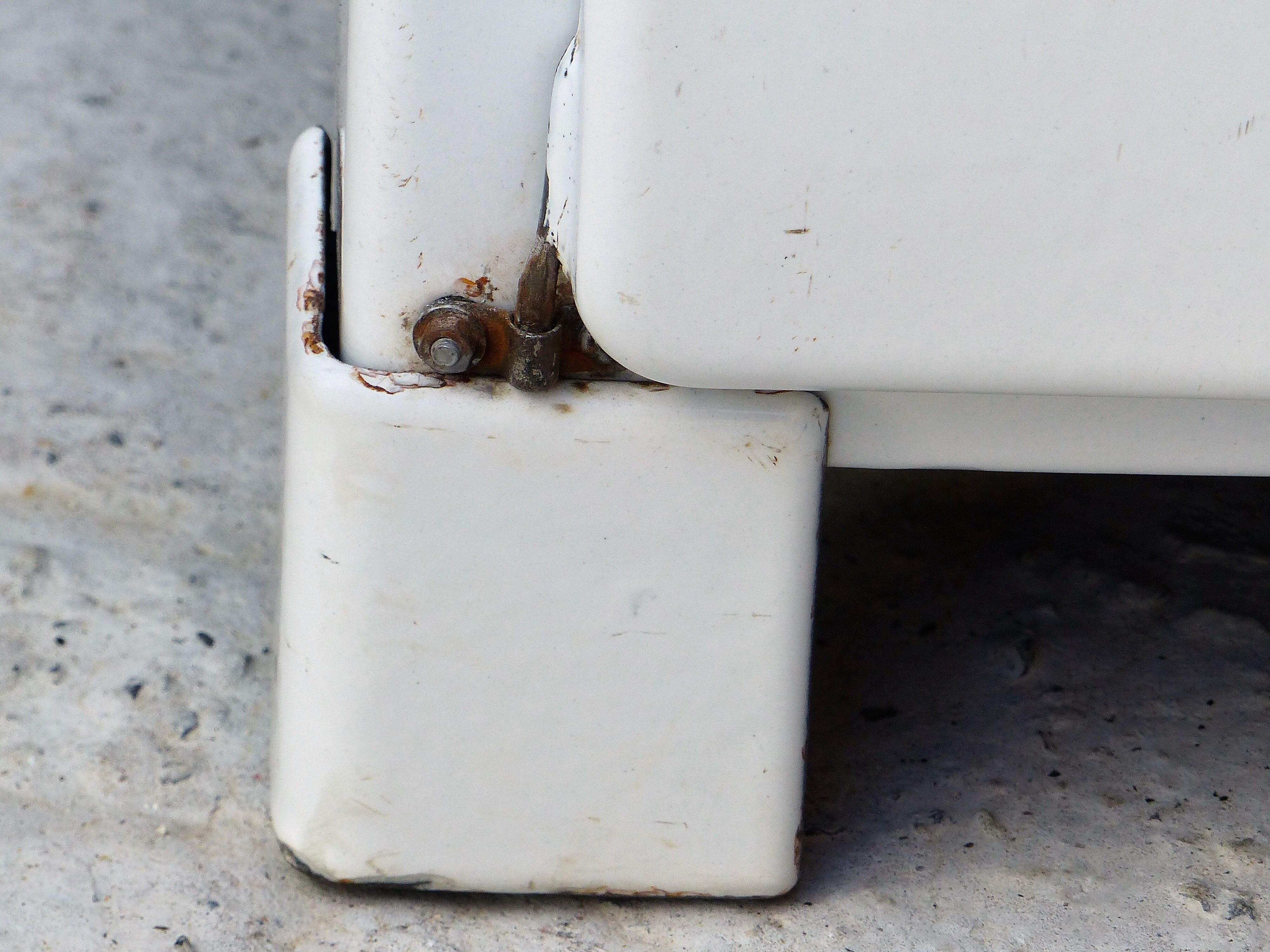 Becuwe Paris enamelled sheet furniture