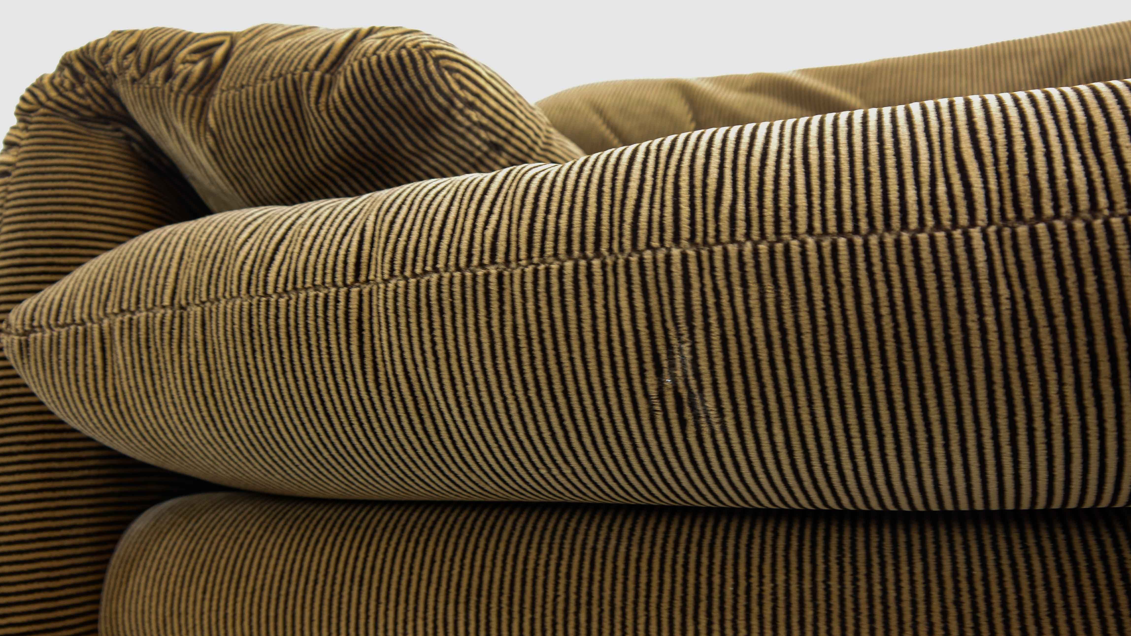 Pair of Maralunga Lounge Chairs by Vico Magistretti for Cassina, Italy
