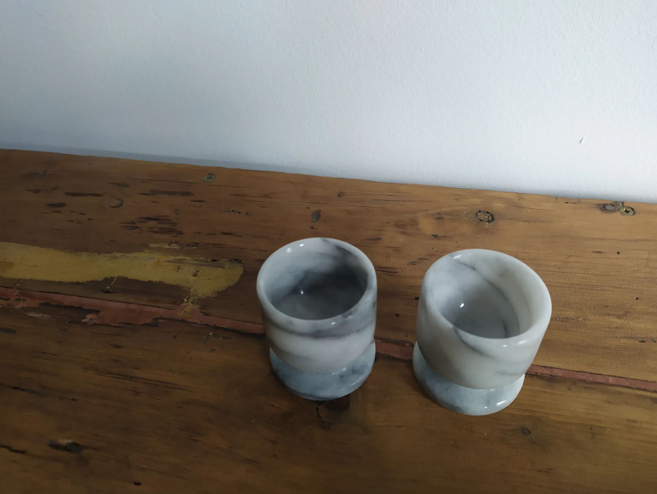 Pair of marble coquetiers