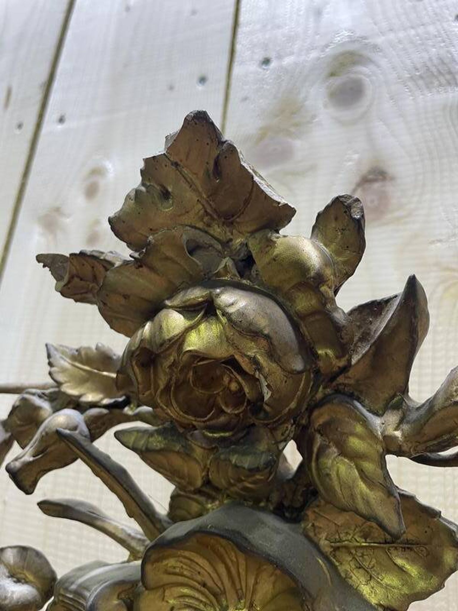 Miroir époque Napoléon III à fronton  à la feuille d'or