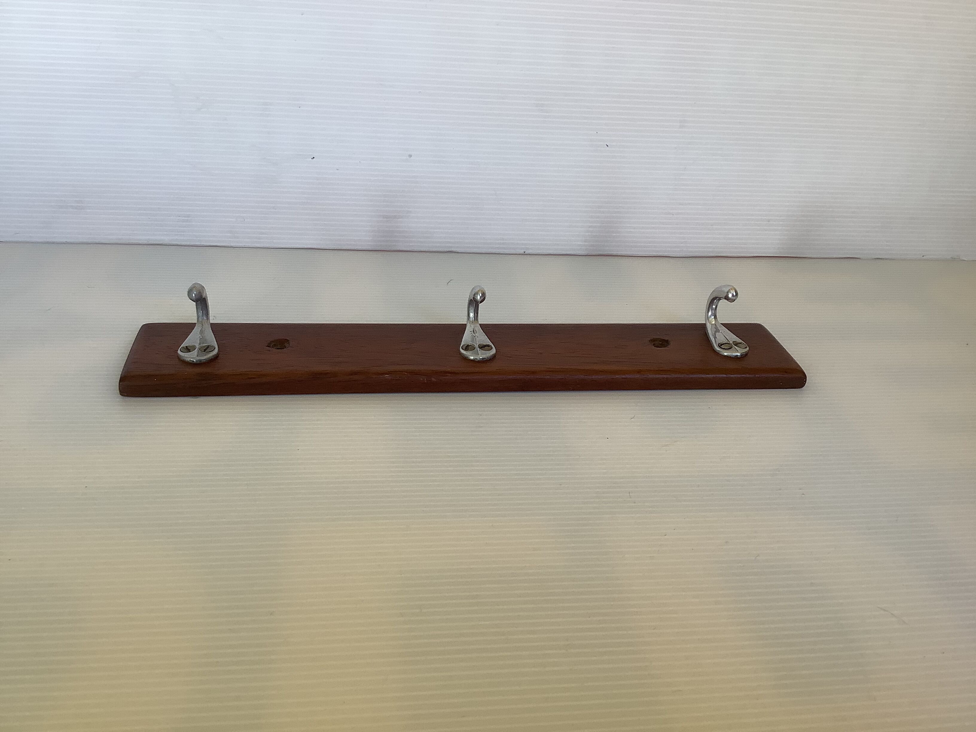 Wooden tea towel holder with 3 hooks