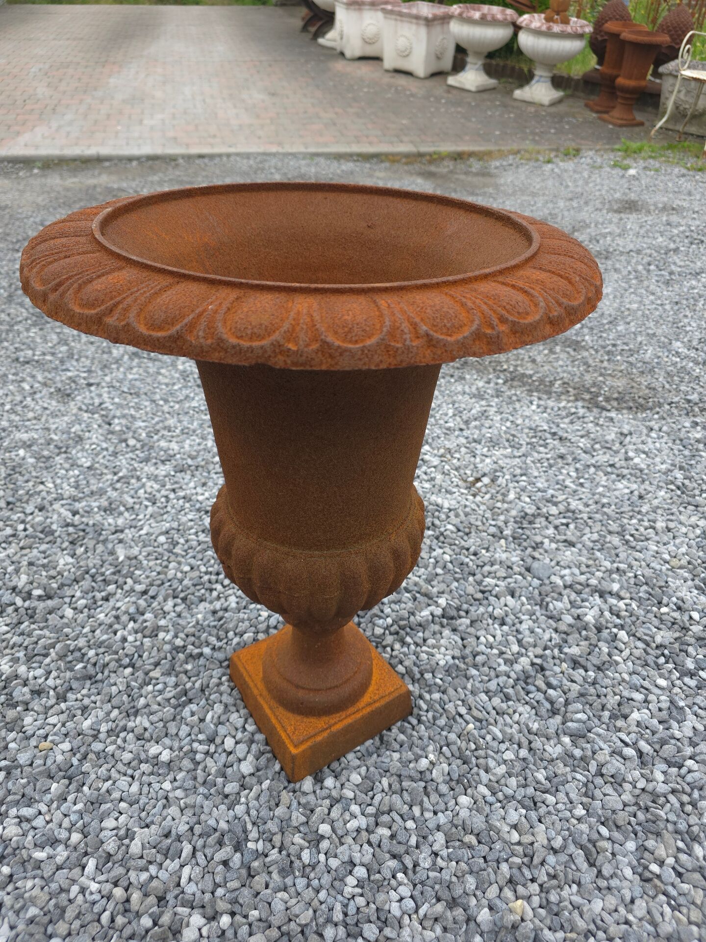 Medical vase in cast iron