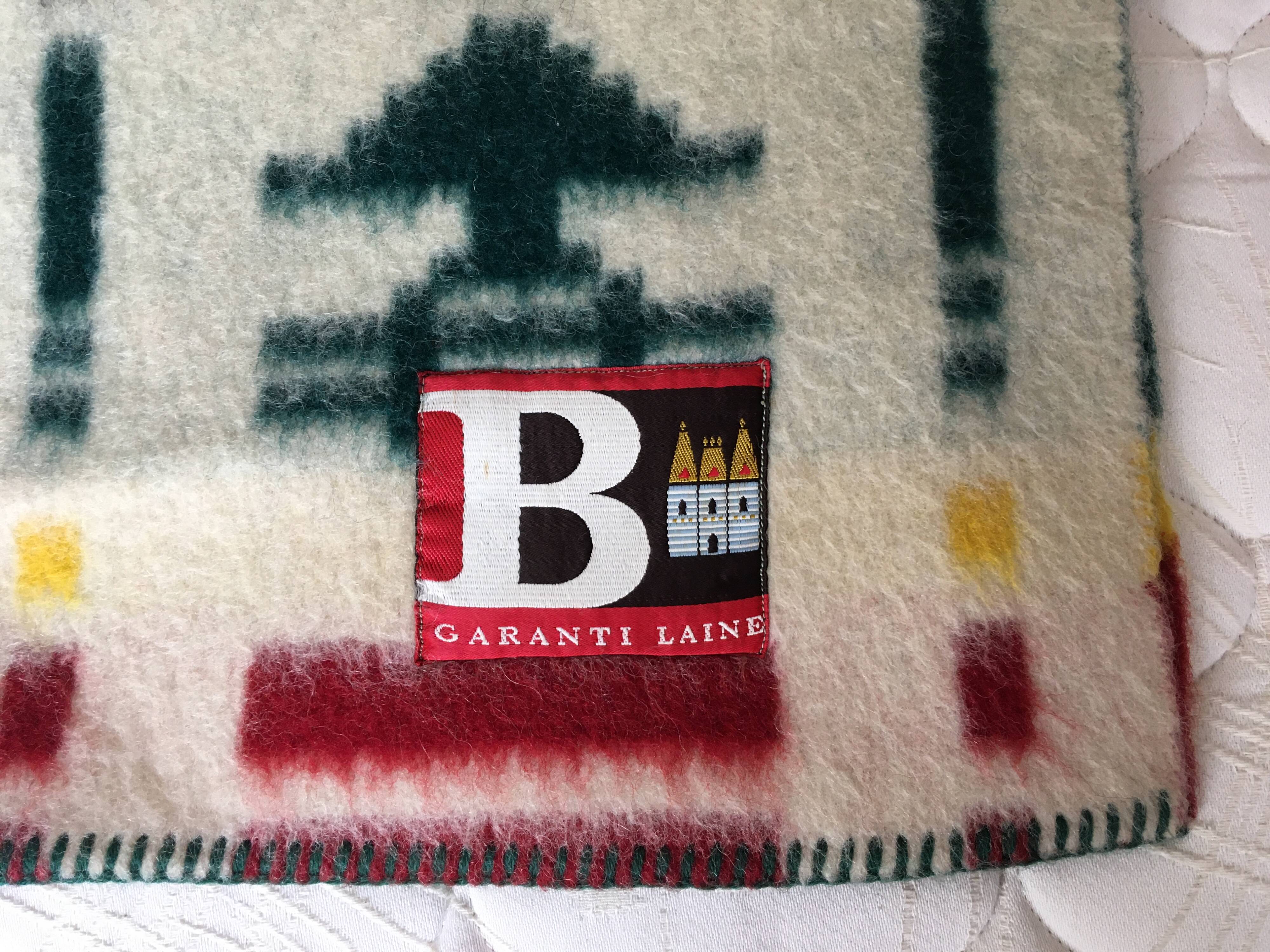 Wool blanket 230 X 250 with geometric patterns and 70's trees.