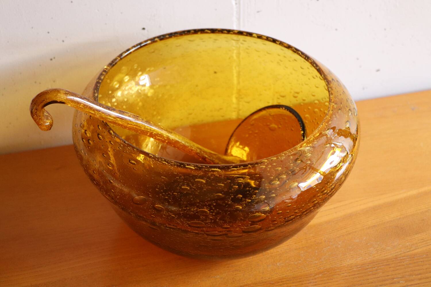 Vintage amber blown bubble glass salad bowl and ladle.