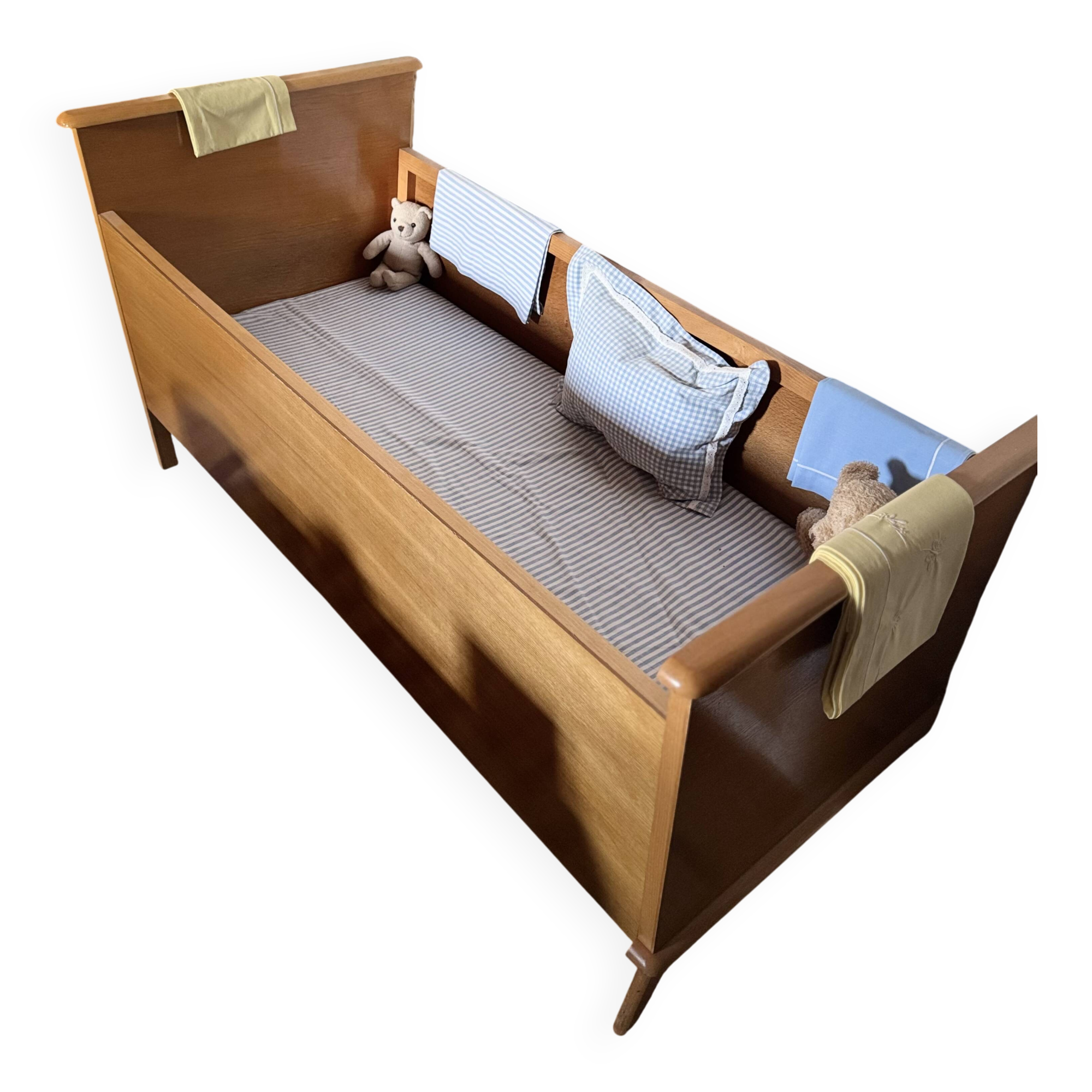 Wooden baby bed