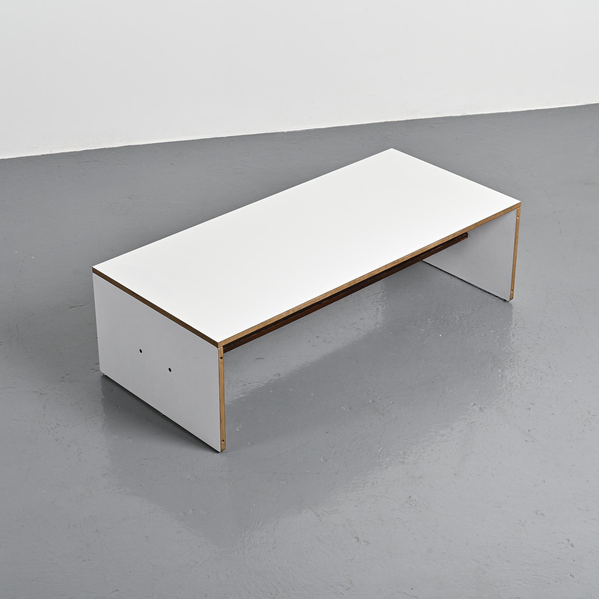 Table modulaire par Pierre Guariche pour la Plagne, circa 1968