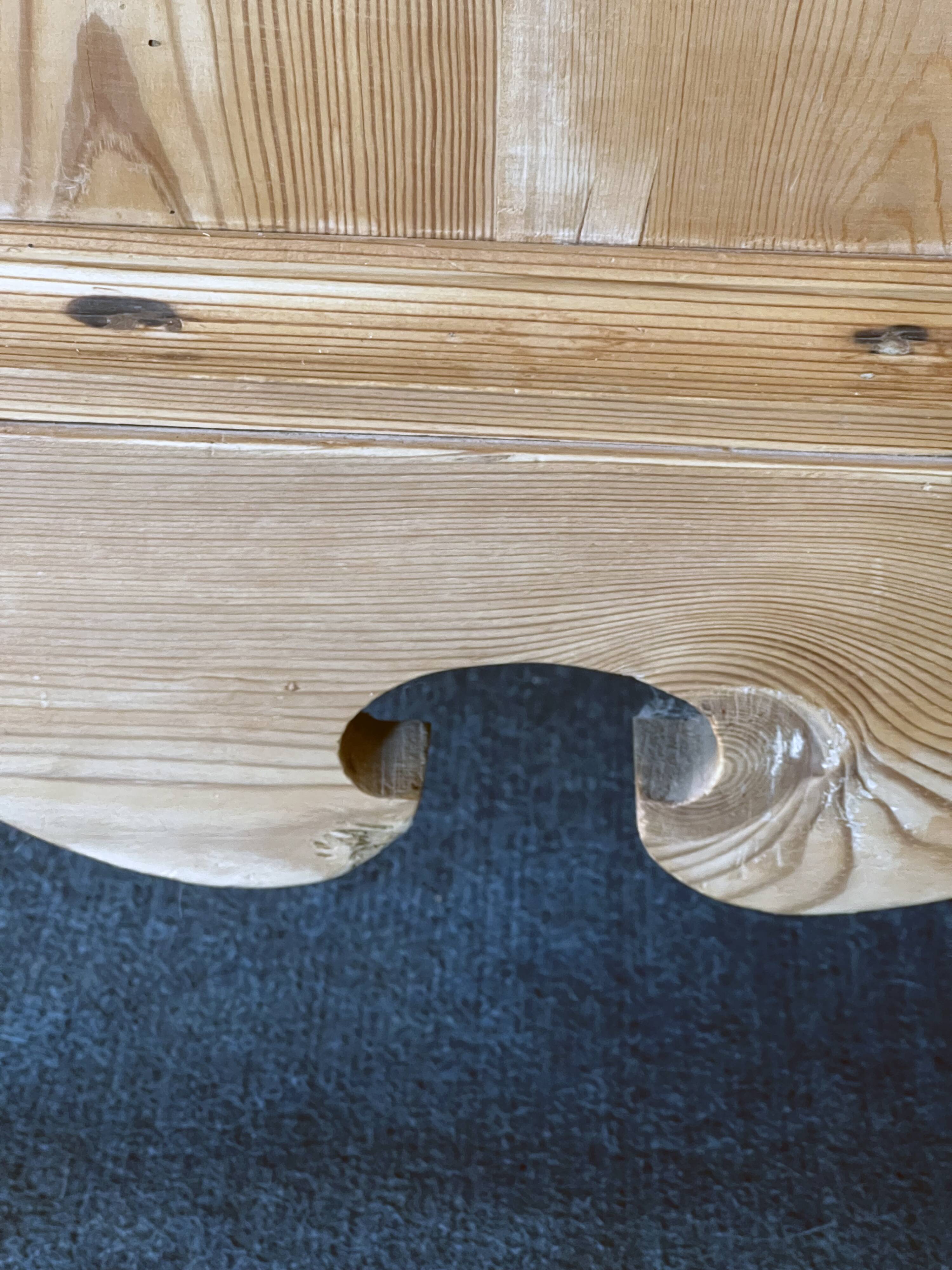 Large 19th century Scandinavian pine chest of drawers