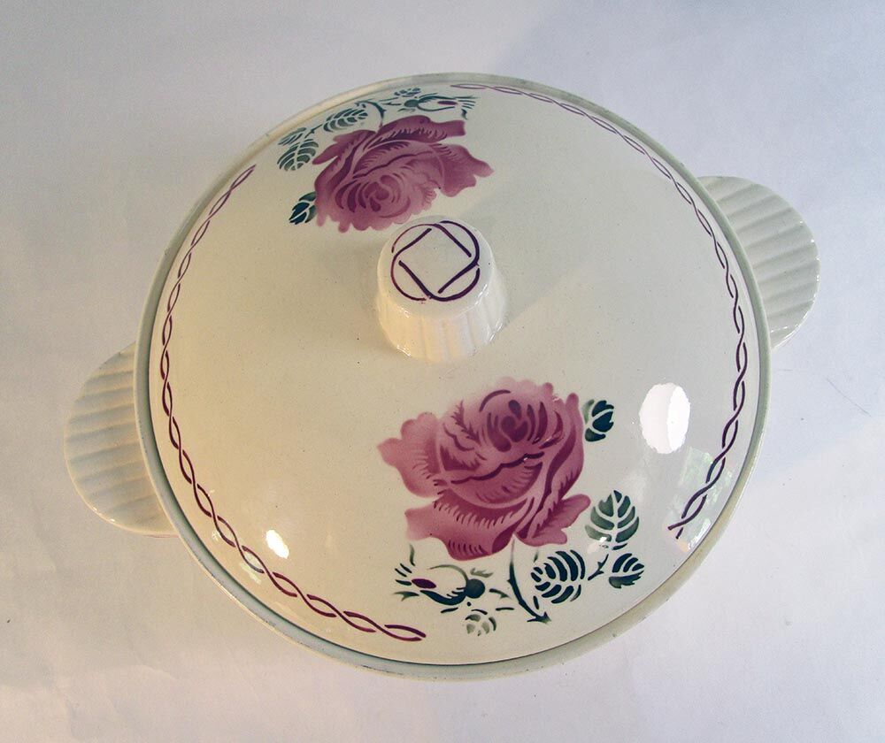 Badonviller tureen pot with red roses