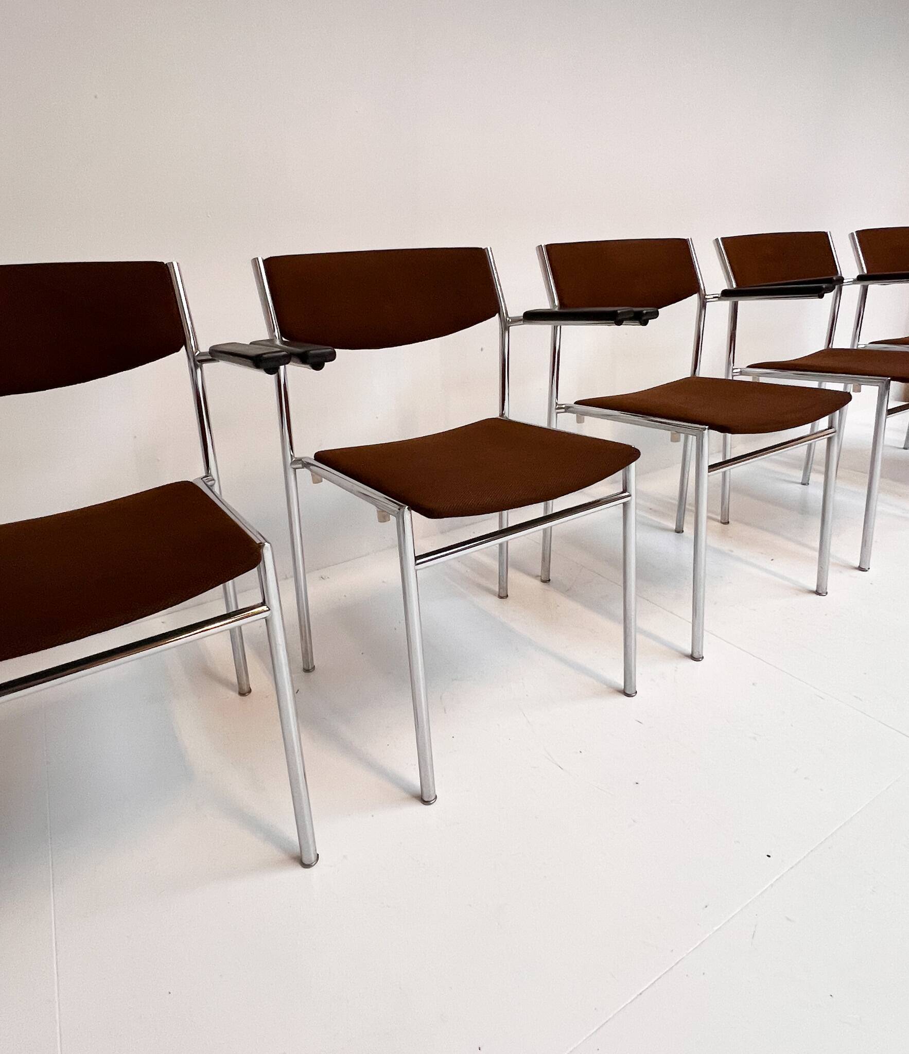 Set of 6 stackable chairs in rust colour by Gijs van der Sluis, 1970s.