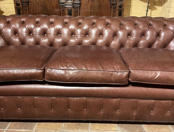 canapé chesterfield 3 places en cuir brun