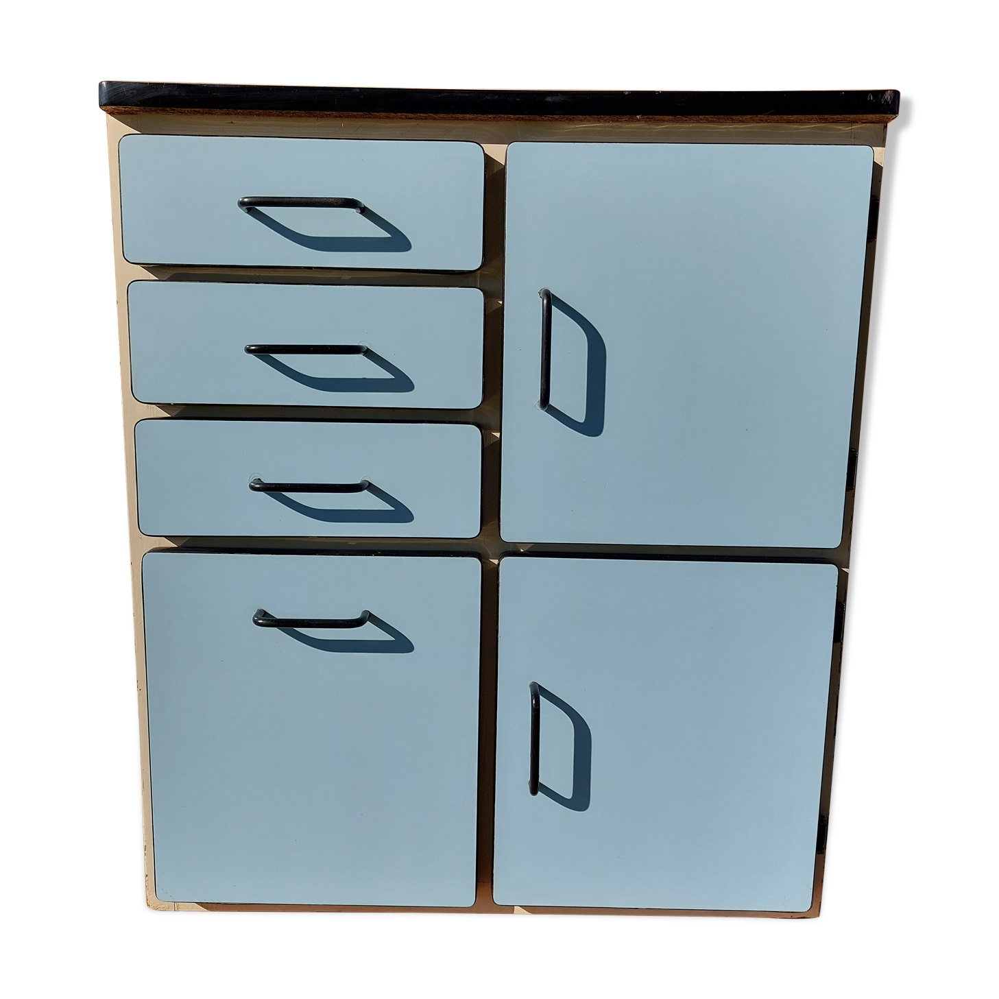 Closet in blue formica