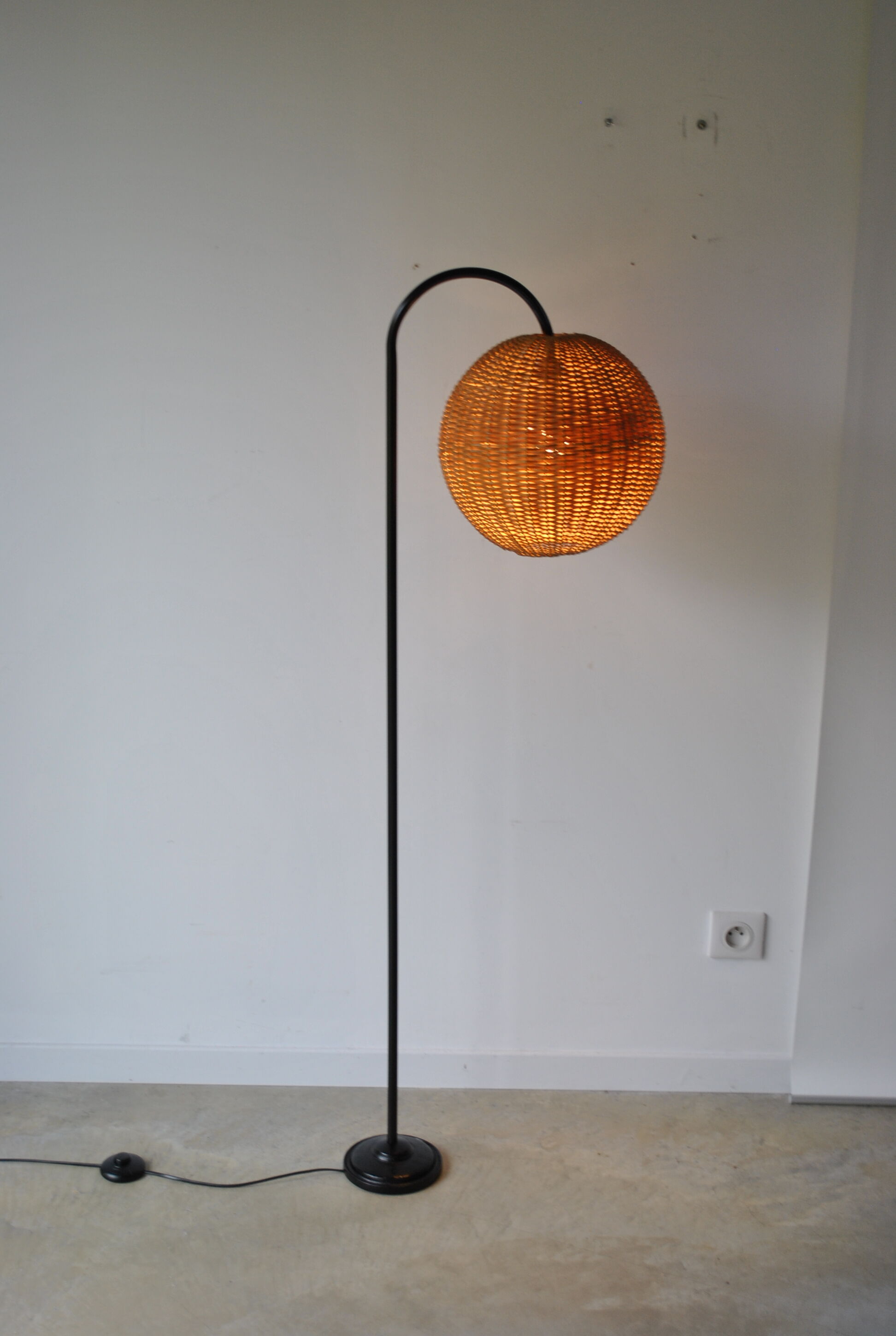 Rattan ball floor lamp 1970