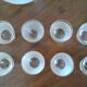8 verres et bouteille avec bouchon