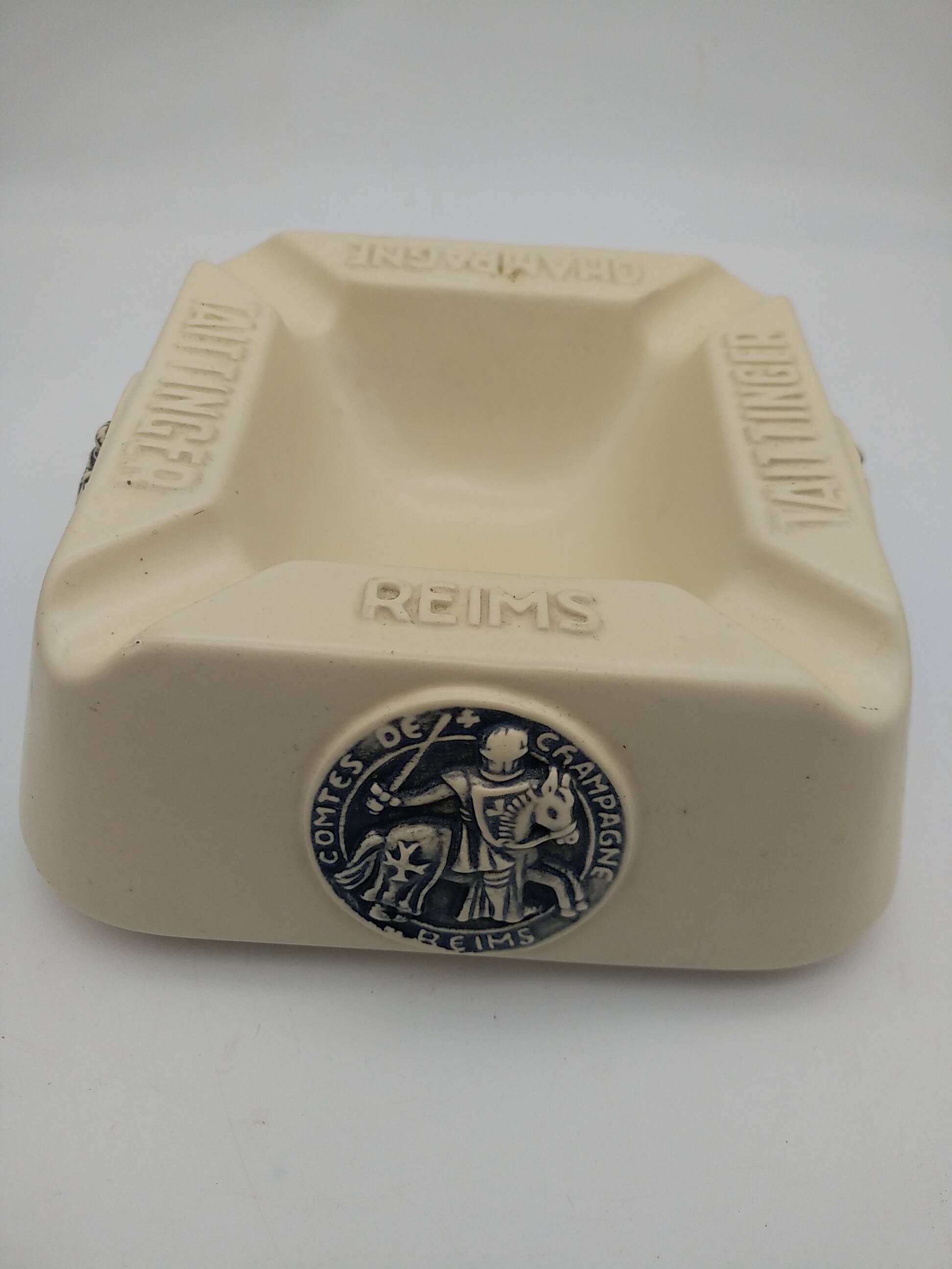 Taittinger ceramic ashtray Made in France. Villemaur in champagne.