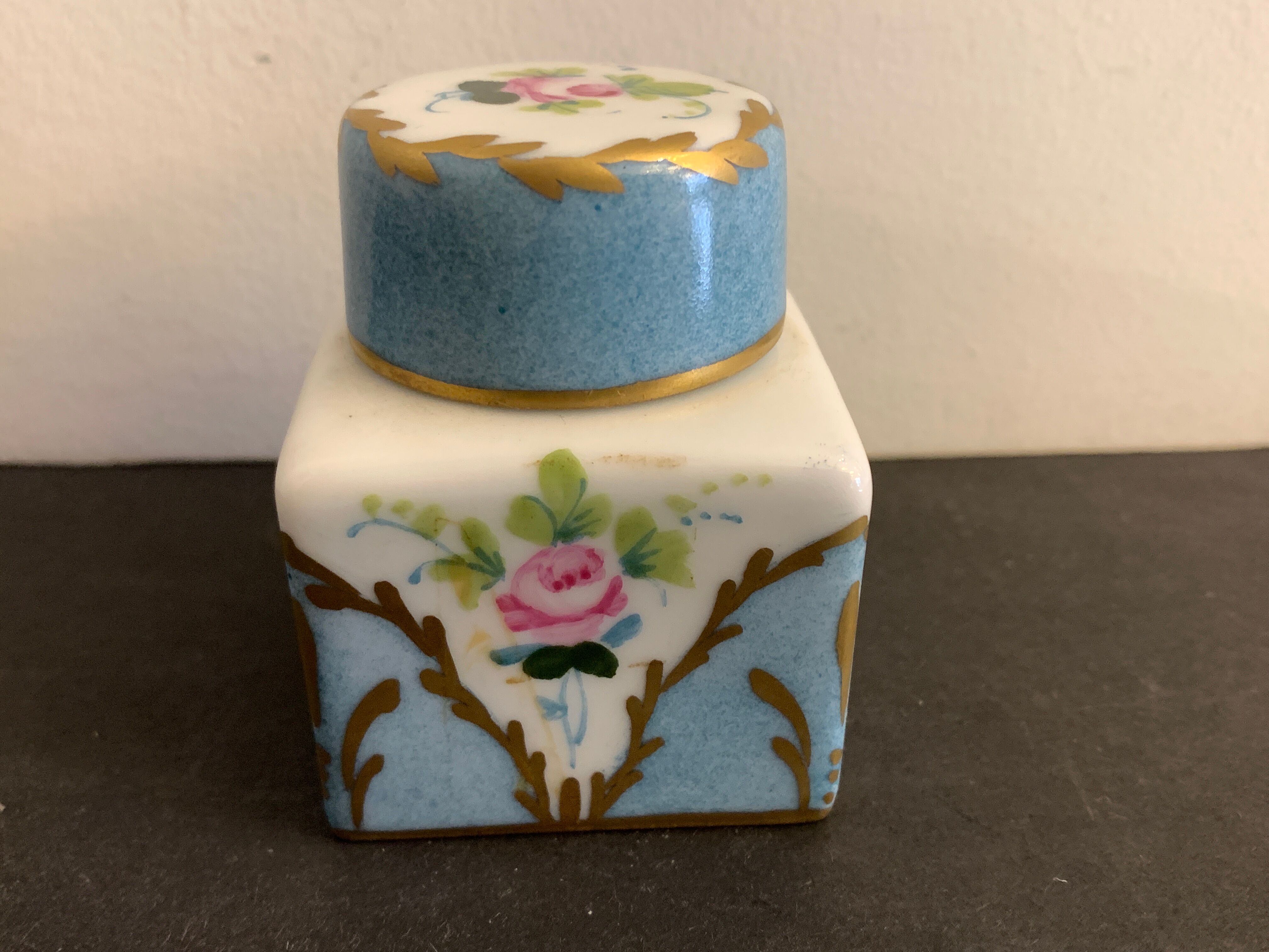 Paris porcelain inkwell