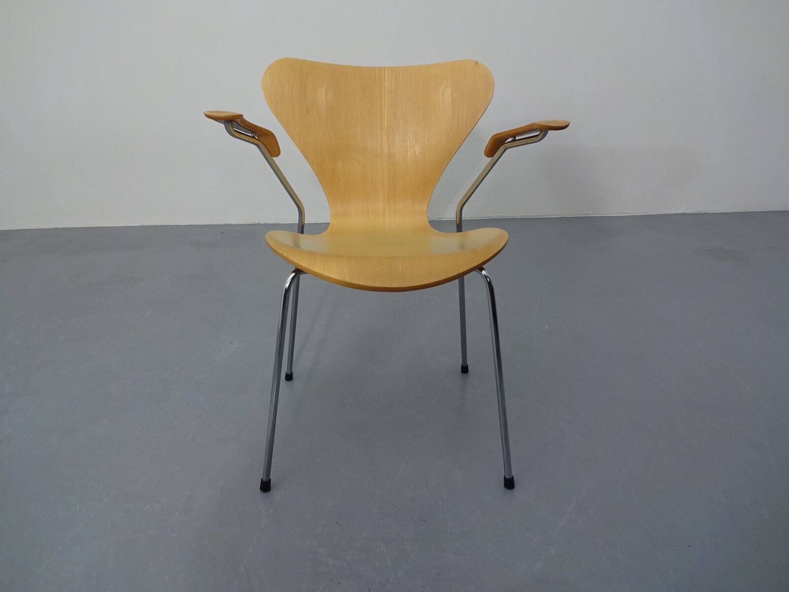 Danish 3207 Armchair by Arne Jacobsen for Fritz Hansen, 1991