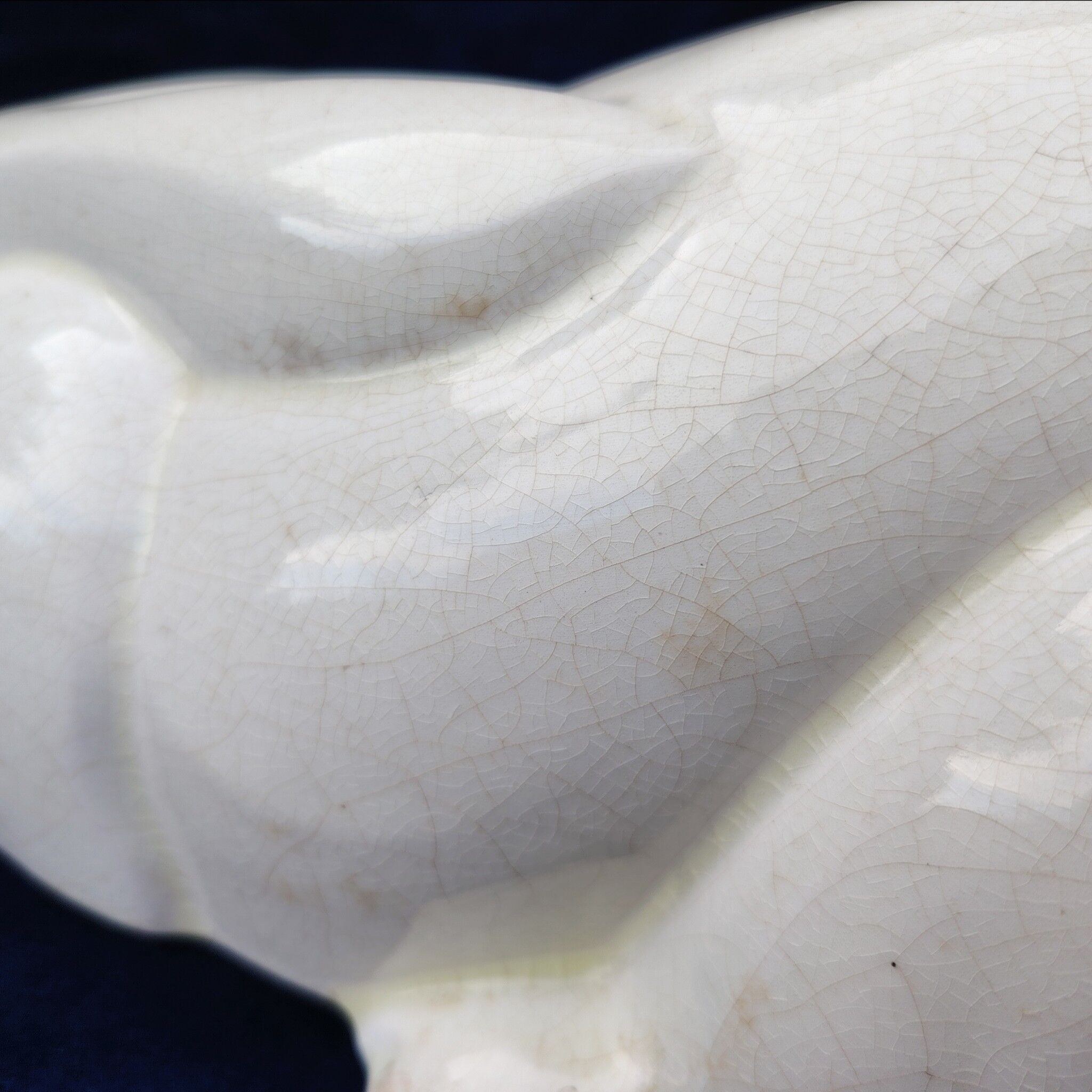 Cracked earthenware rabbit, Lemanceau, Saint Clément