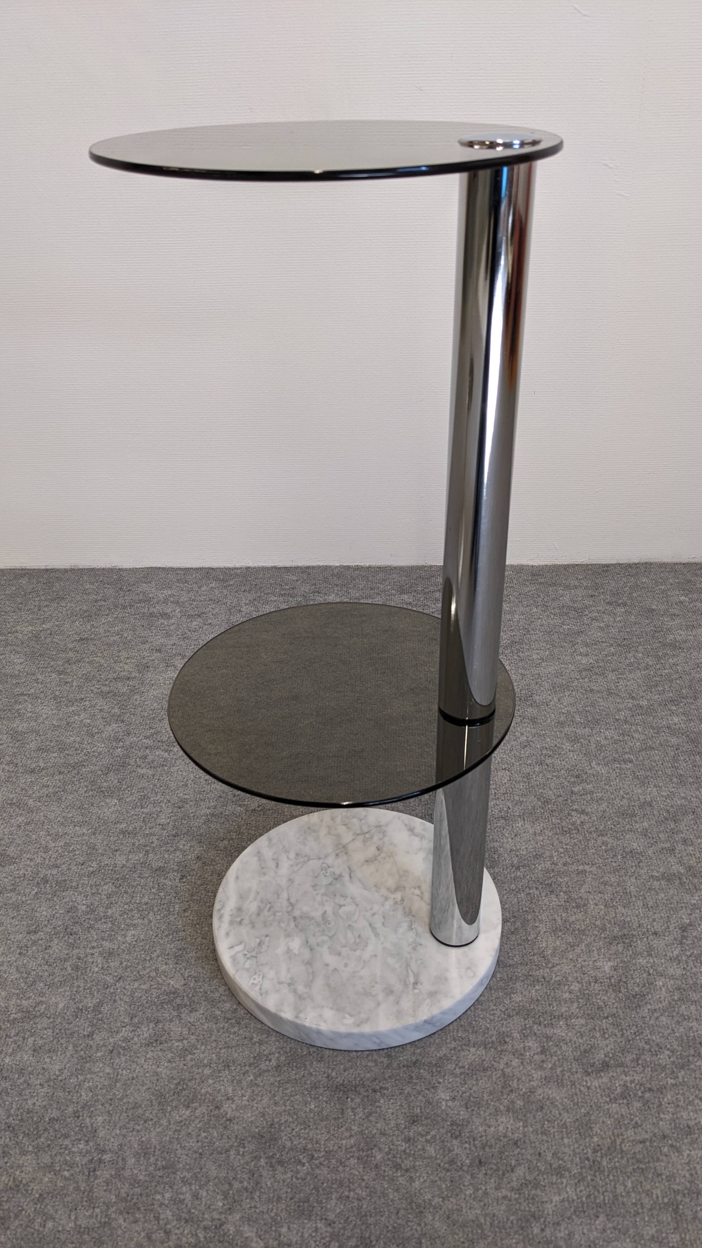 Pair of side tables or end tables Space Age, France circa 1970.