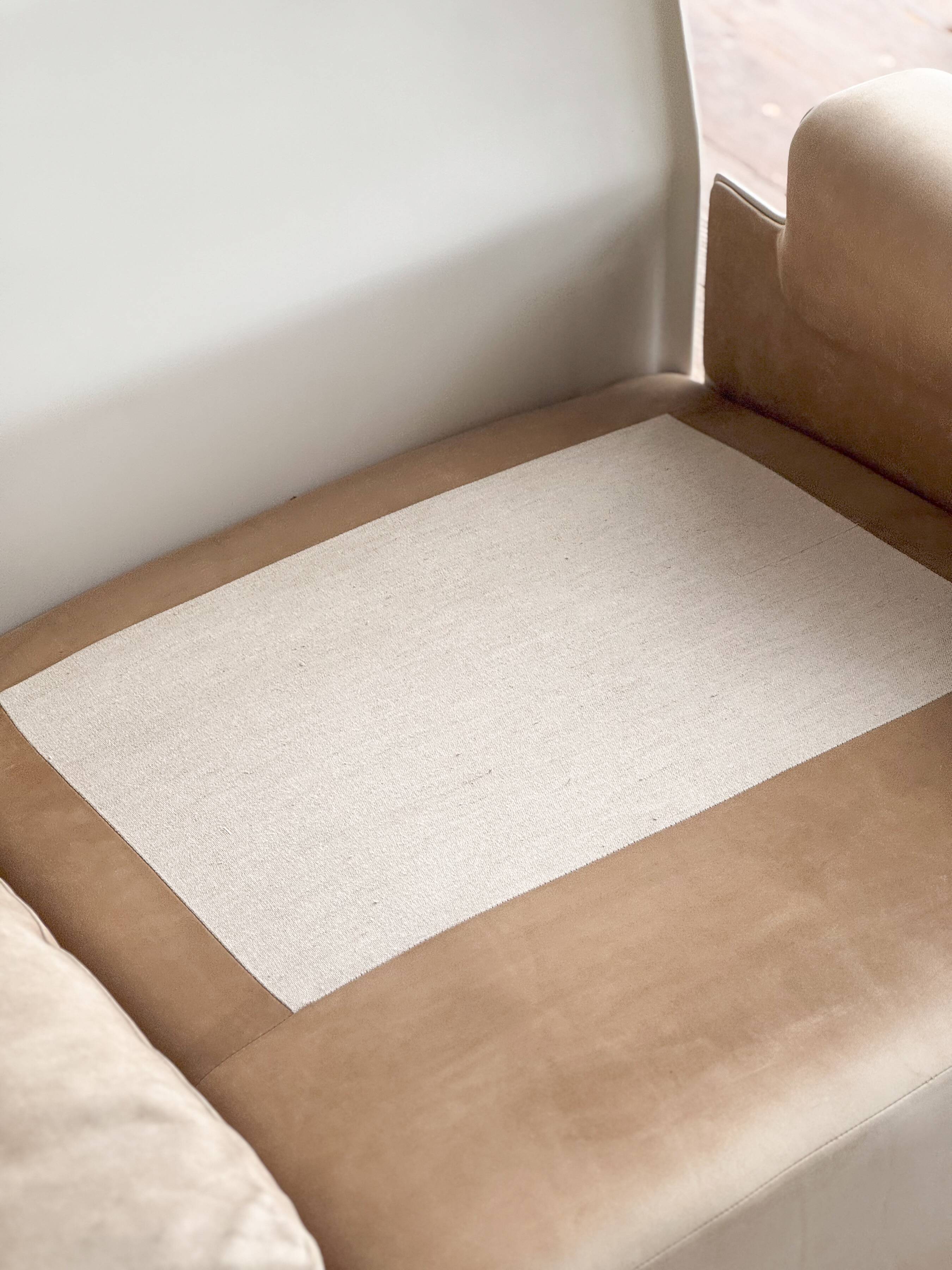 Canapé design 620 en suédine beige par Dieter Rams pour Vitsœ – Mid-Century