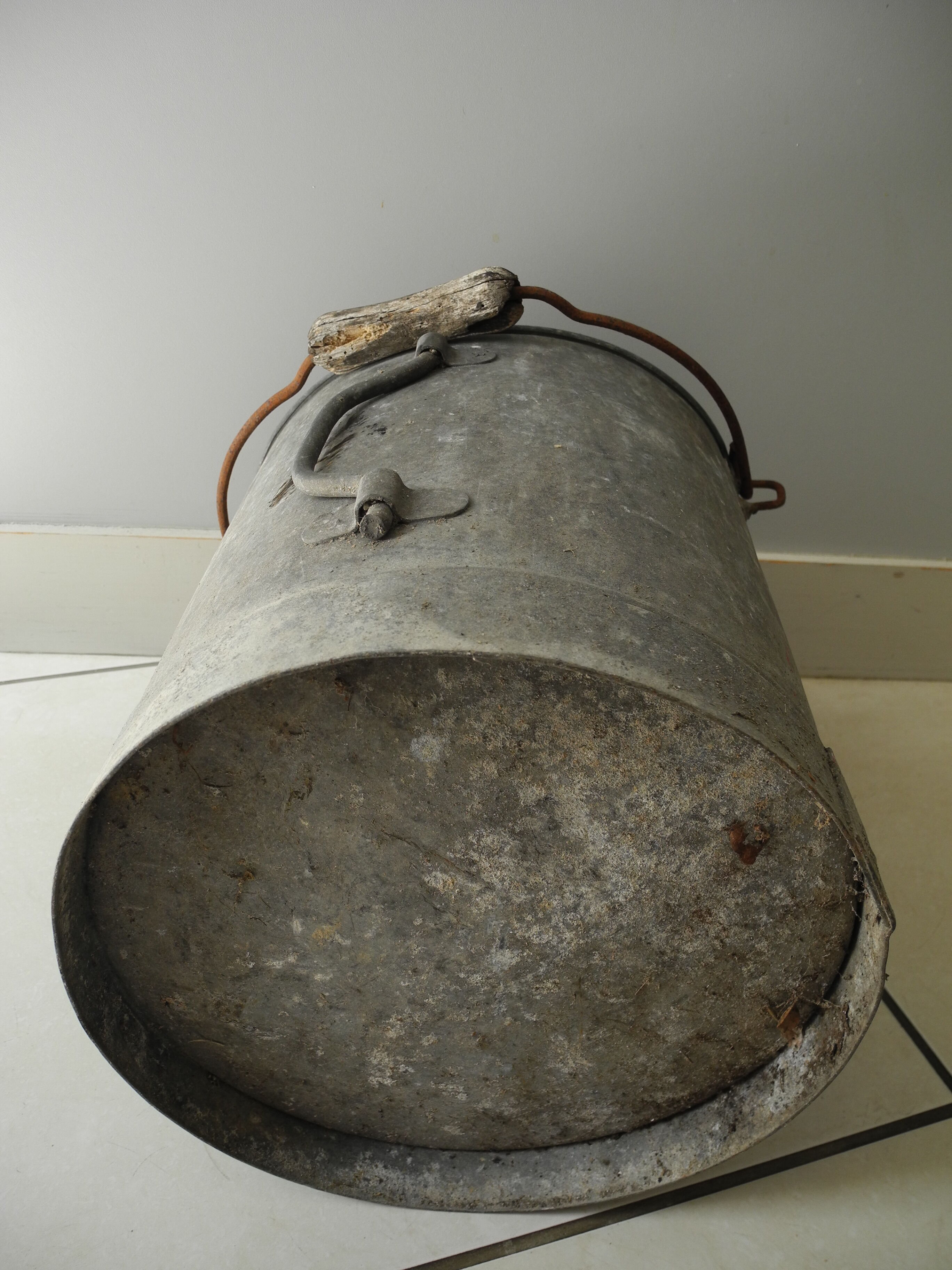 Old bucket coal zinc old zinc coal bucket zinkkohleeimer rustic decoration
