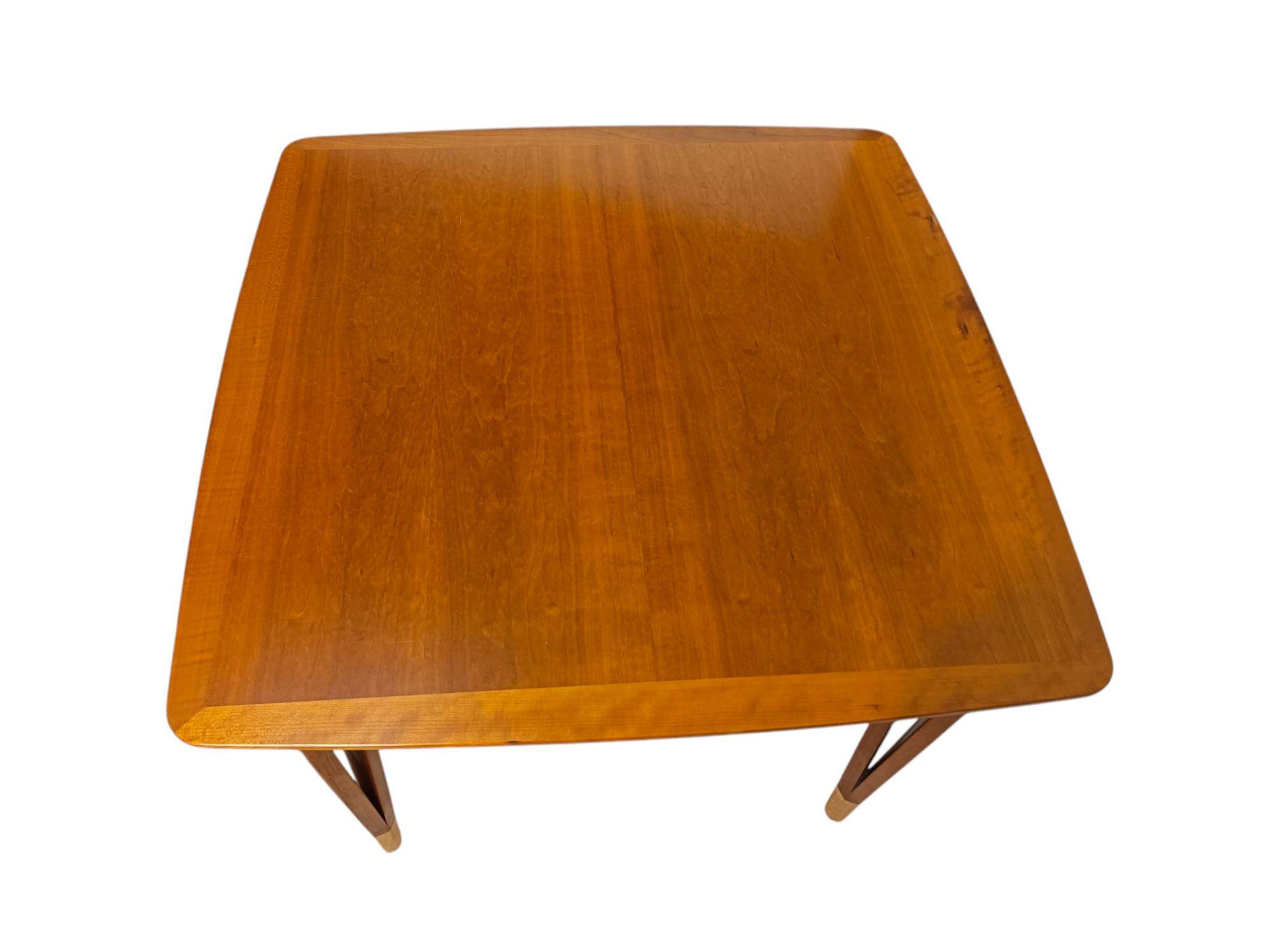 Table basse Lauritz Larsen, cerisier, Danemark années 60