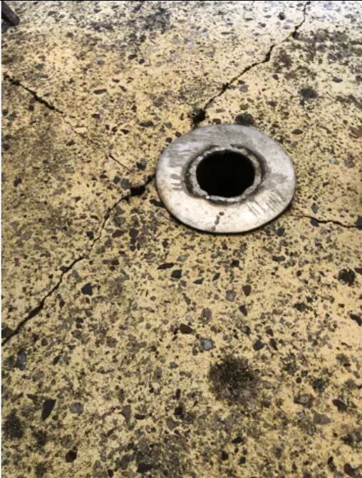 Garden table faux wood rock style