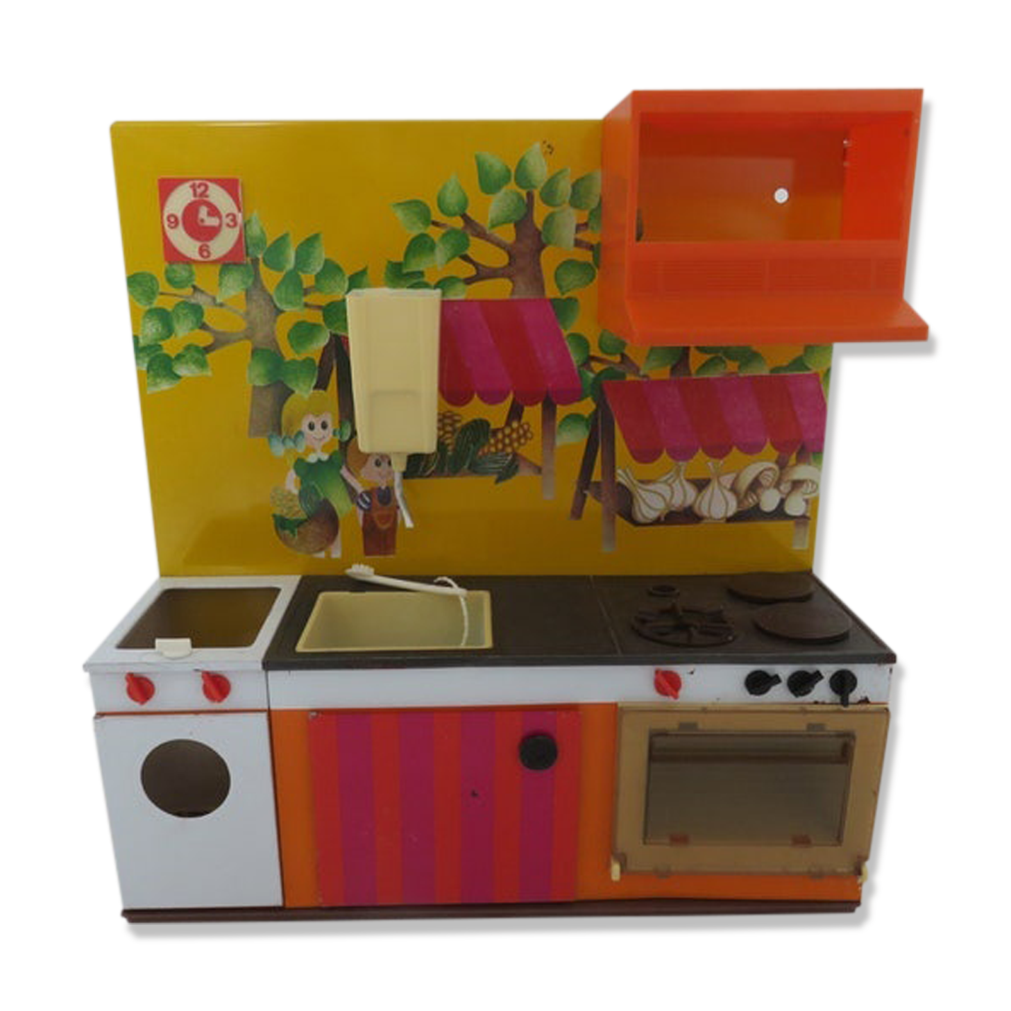 Kitchen doll, child in tole 70s