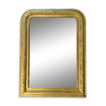 Selling an antique fireplace mirror.