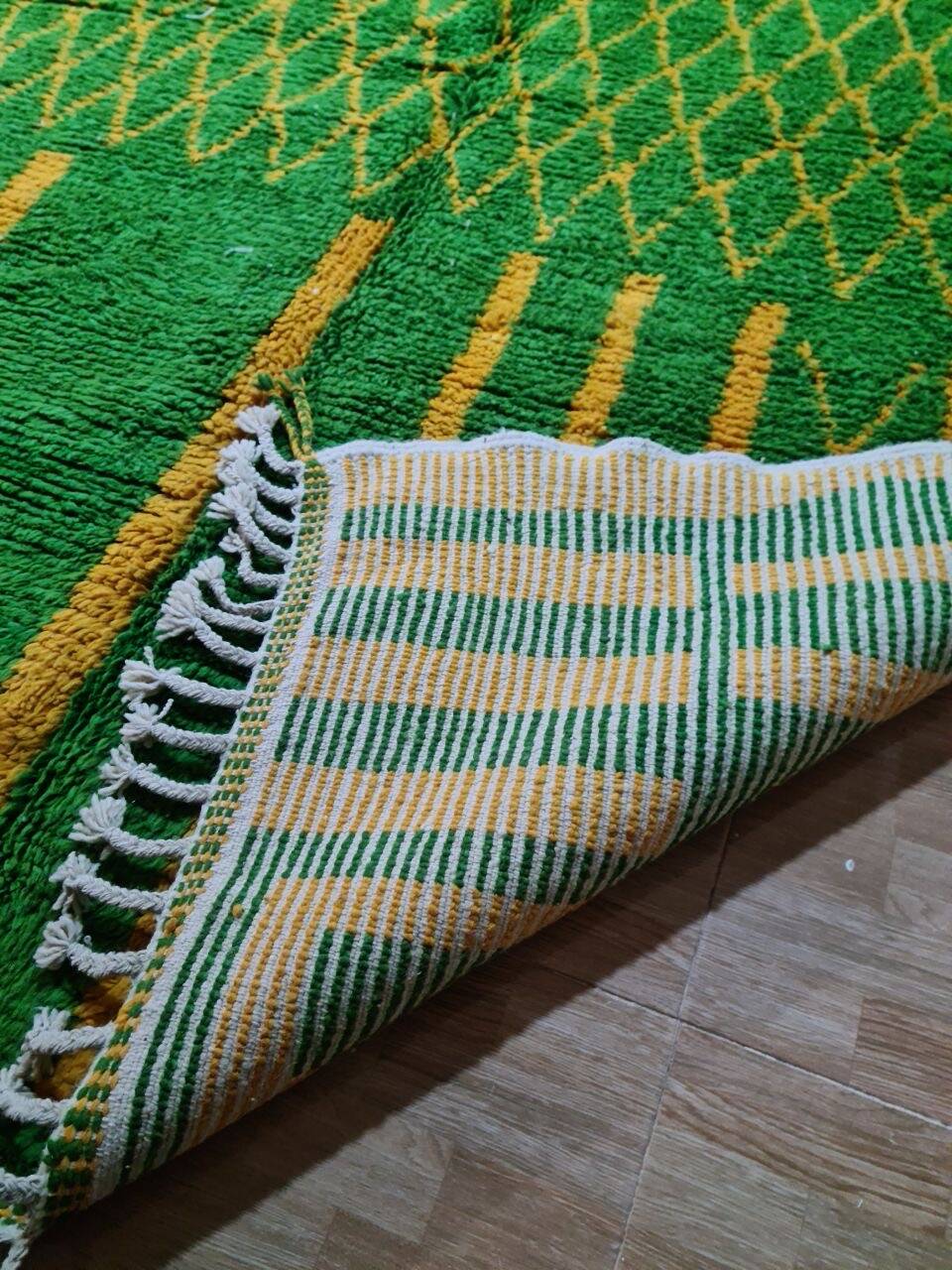 Moroccan Berber handmade rug – 300x200 cm – green and yellow wool