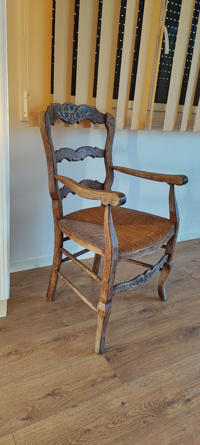 Wooden armchair and mulched seat