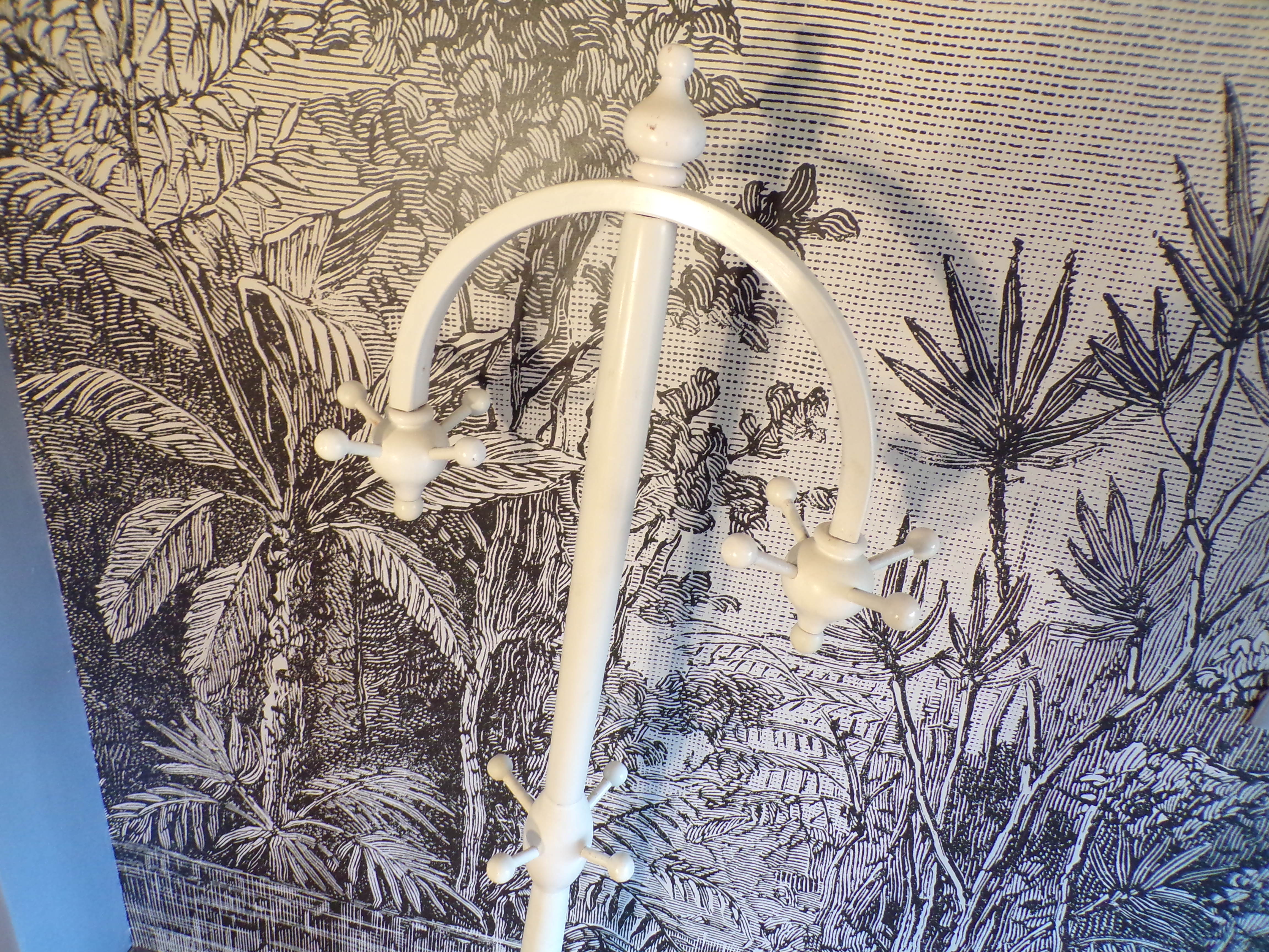 Sputnik parrot coat hanger