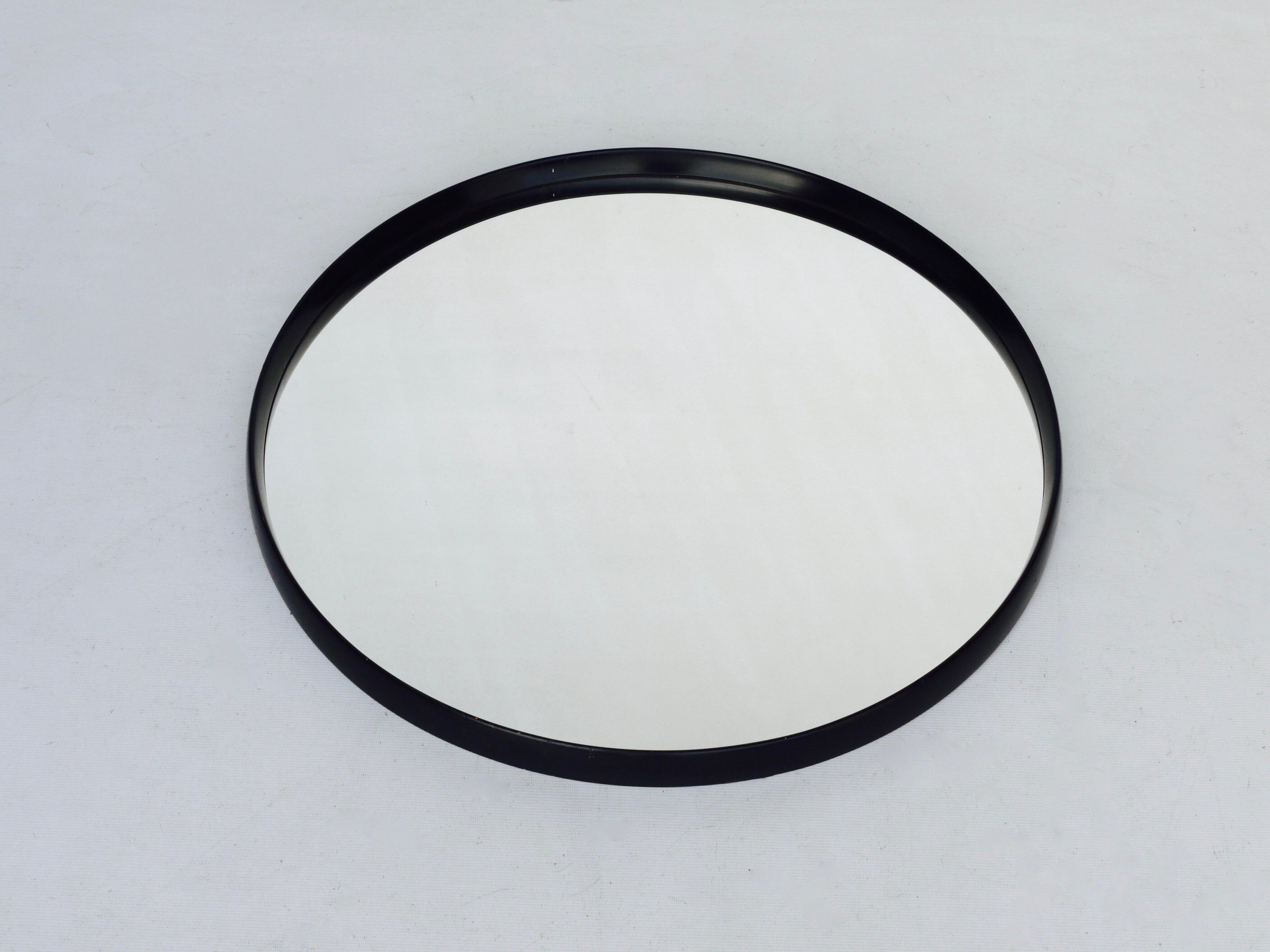 Miroir rond en bois hollandais vintage de O.W. Hack, années 1970