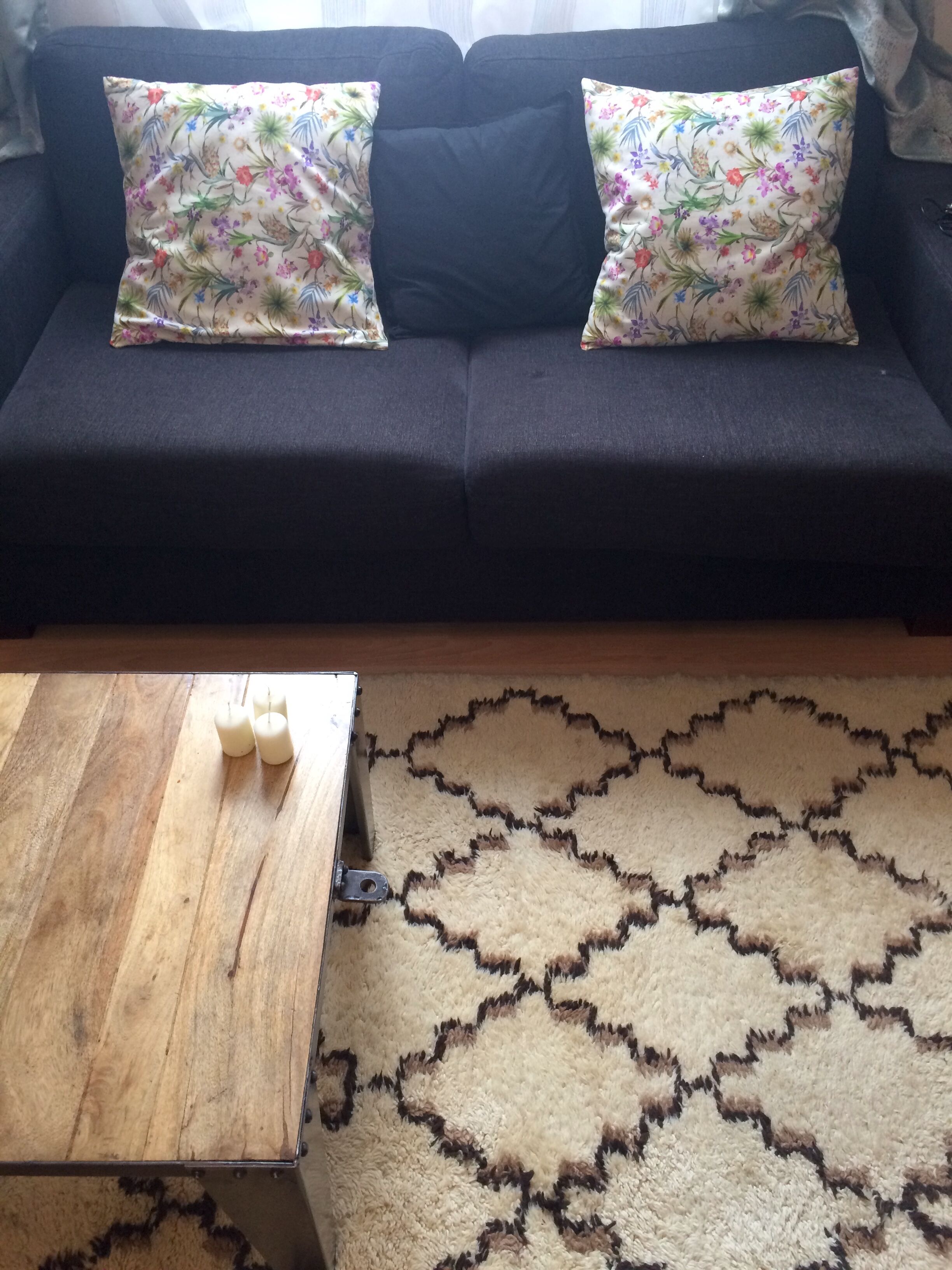 Former berber carpet 210 x 144cm