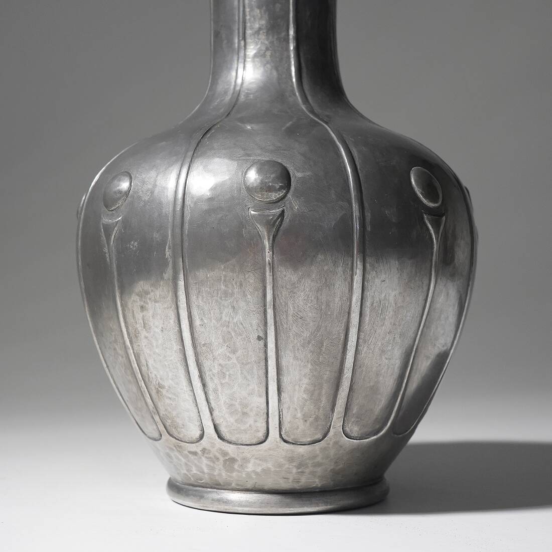 Art Decò pewter vase by Bellotti, 20’s